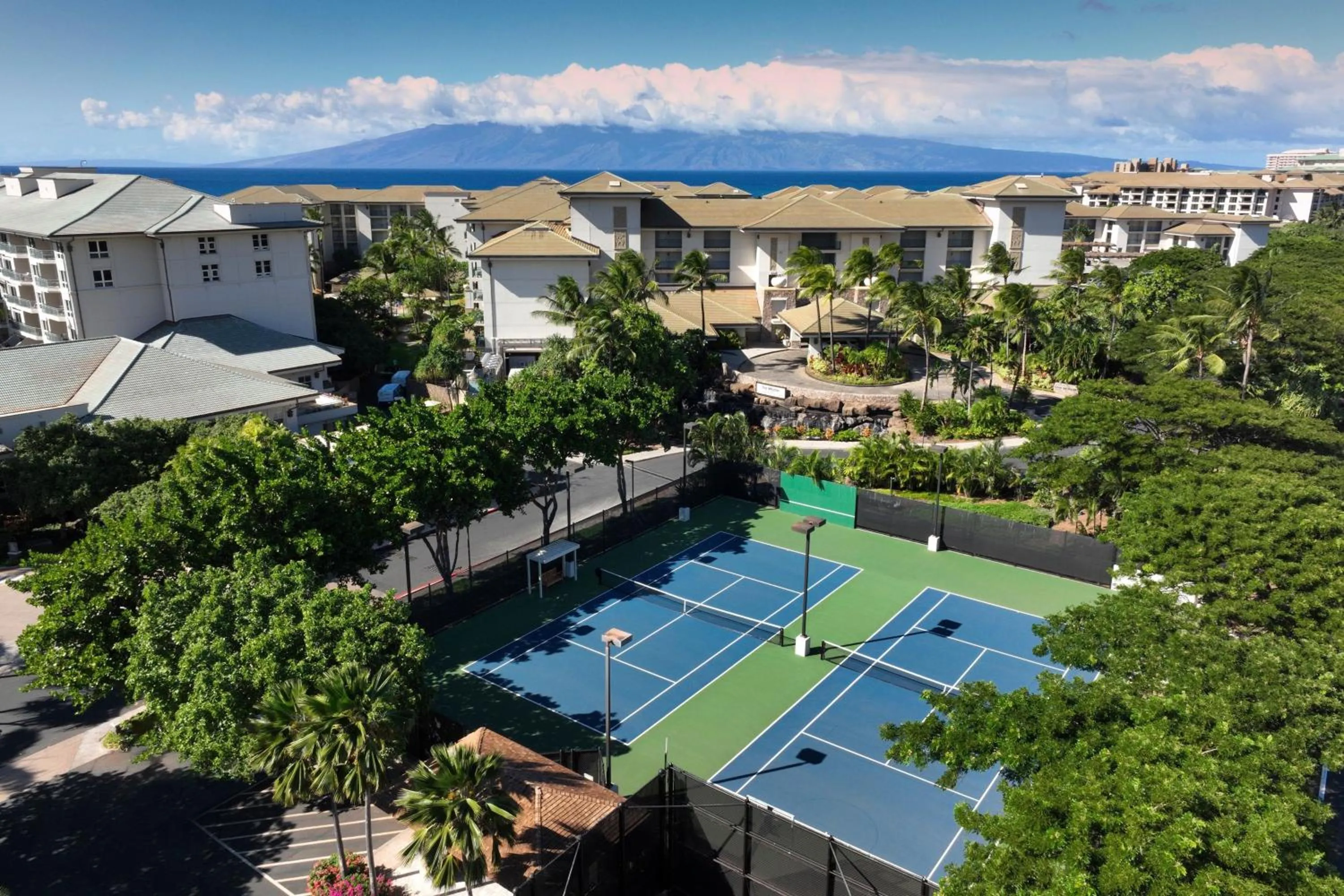 Tennis court in The Westin Ka'anapali Ocean Resort Villas North