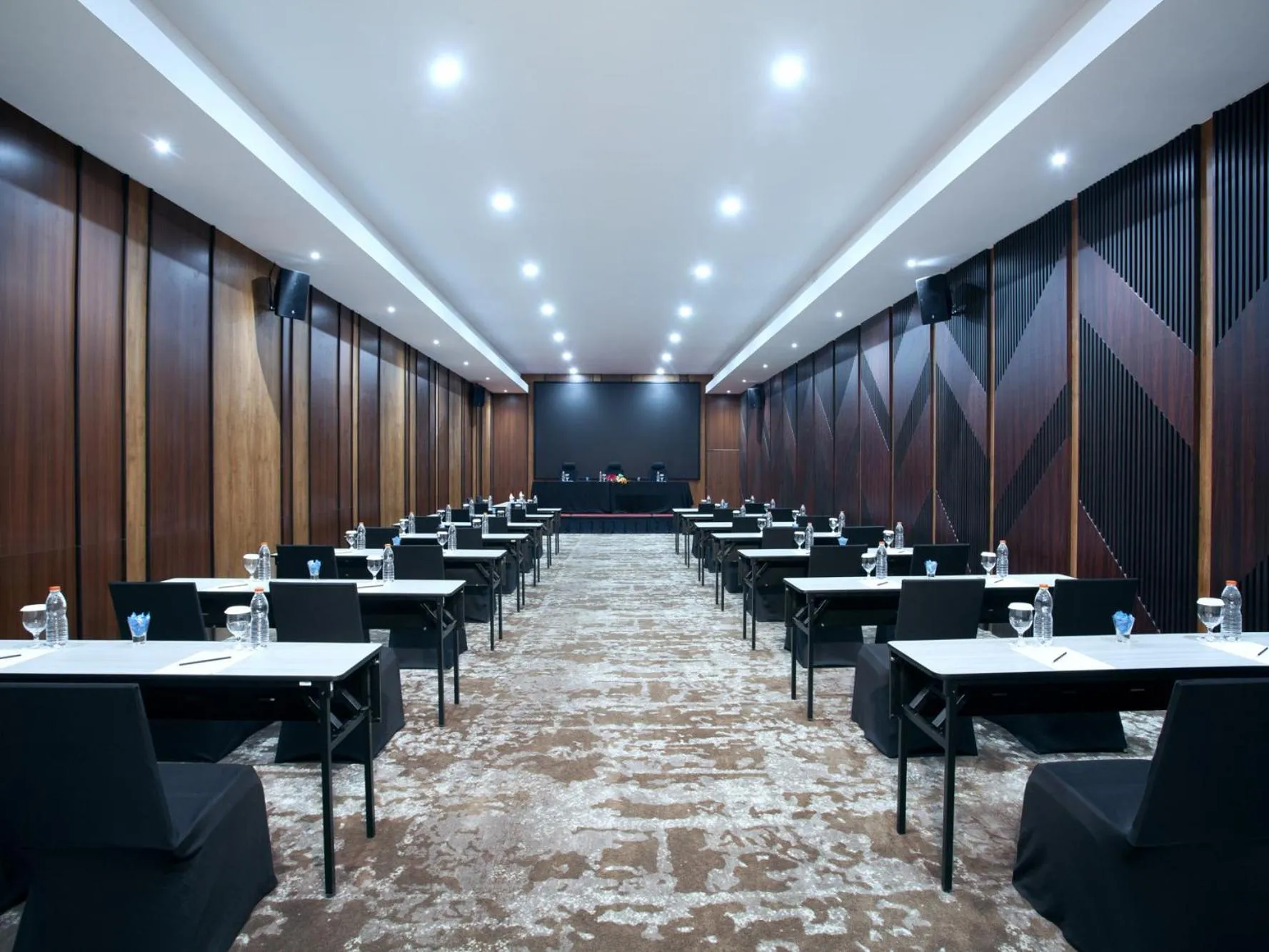 Business facilities in Platinum Hotel Tunjungan Surabaya