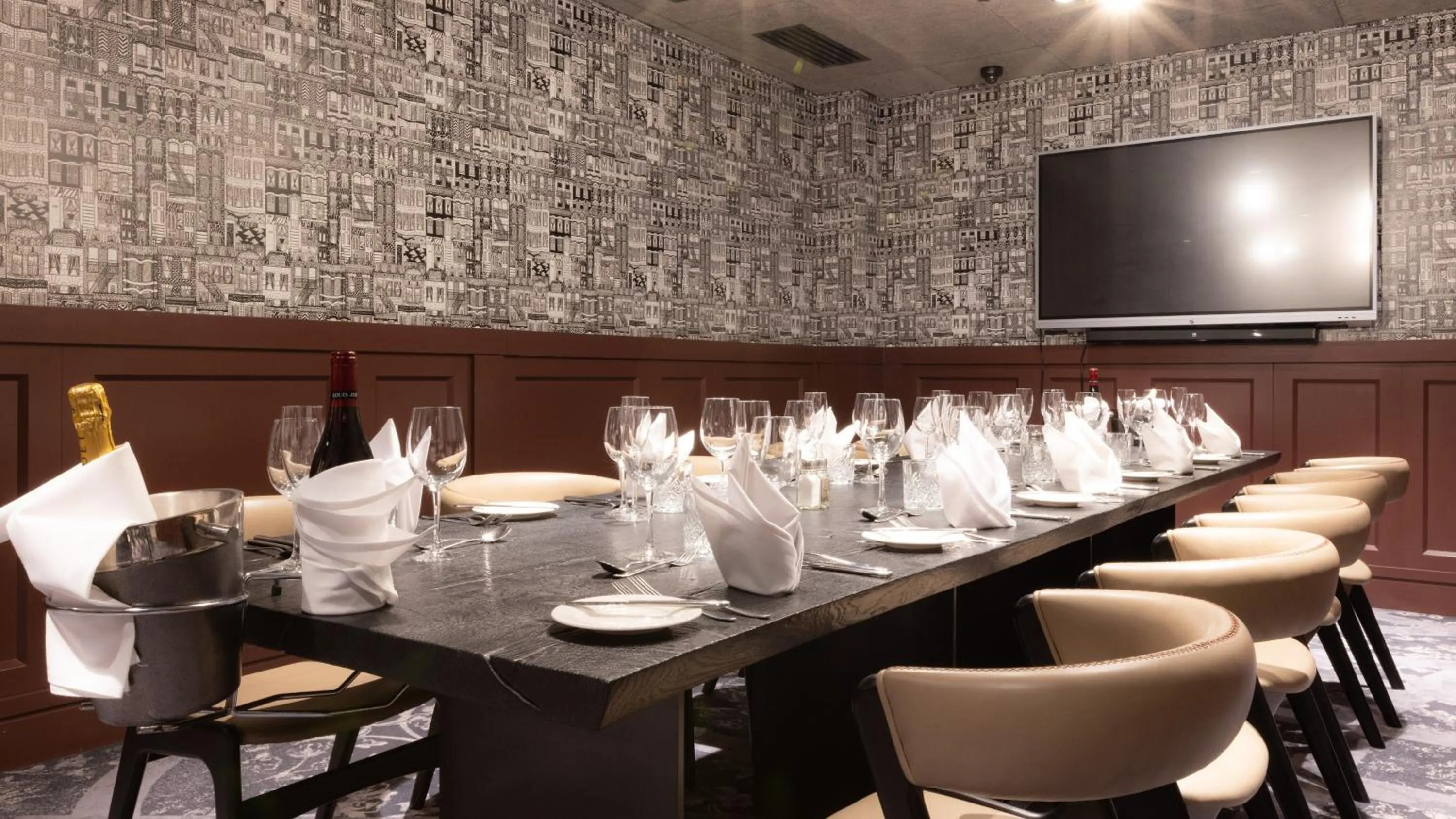 Meeting/conference room in voco Leicester by IHG