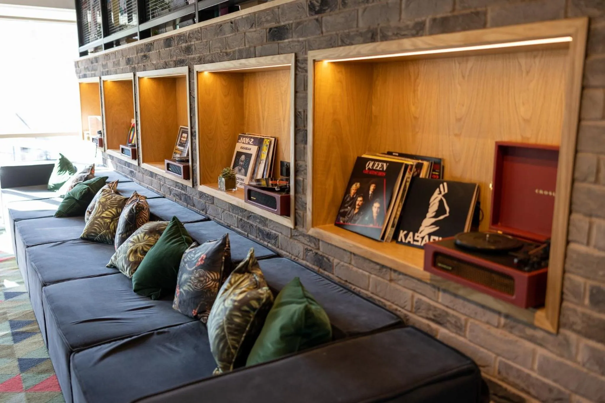 Lounge or bar in voco Leicester by IHG