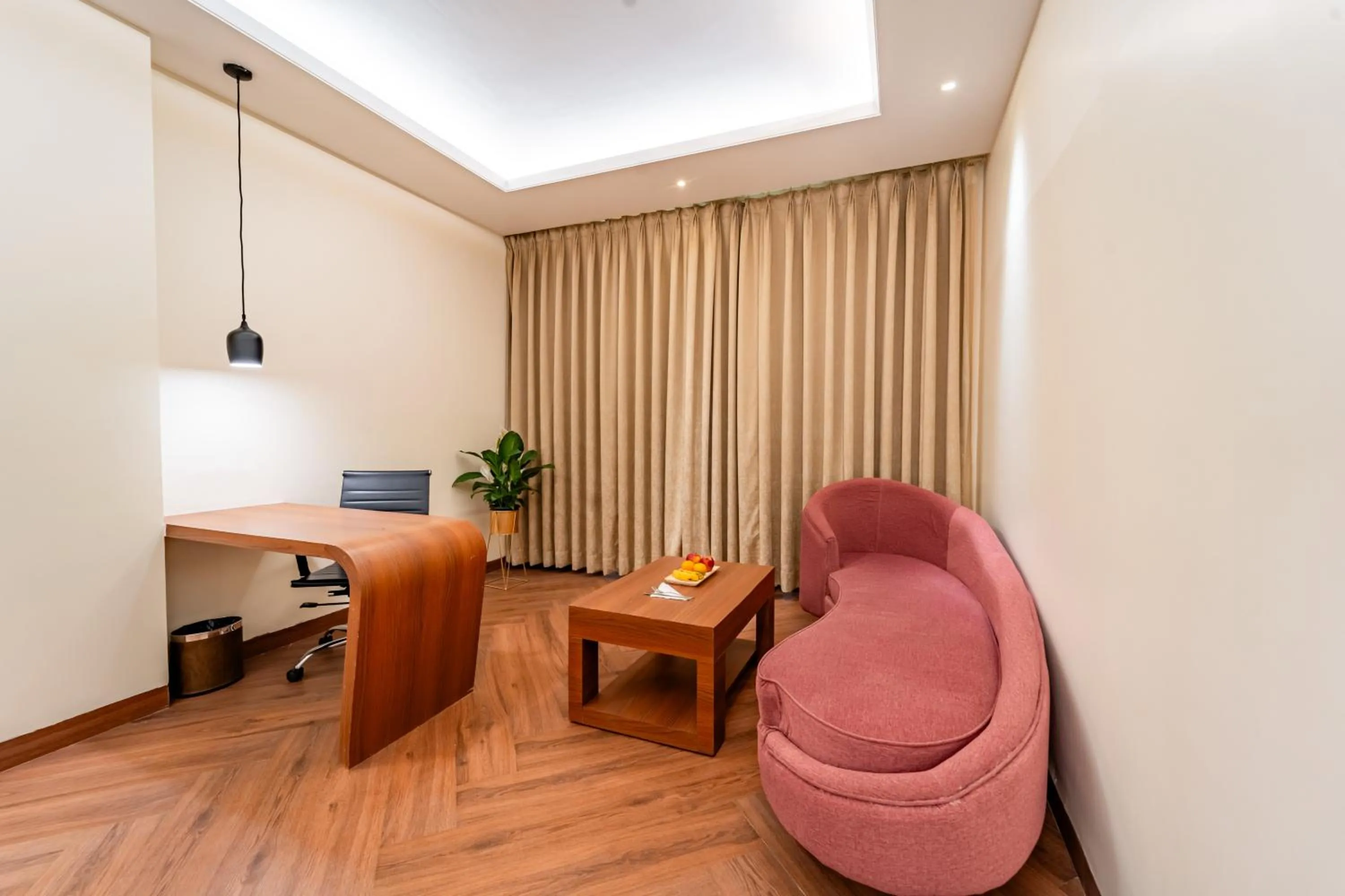 hair dresser in Playotel Resort Bhopal