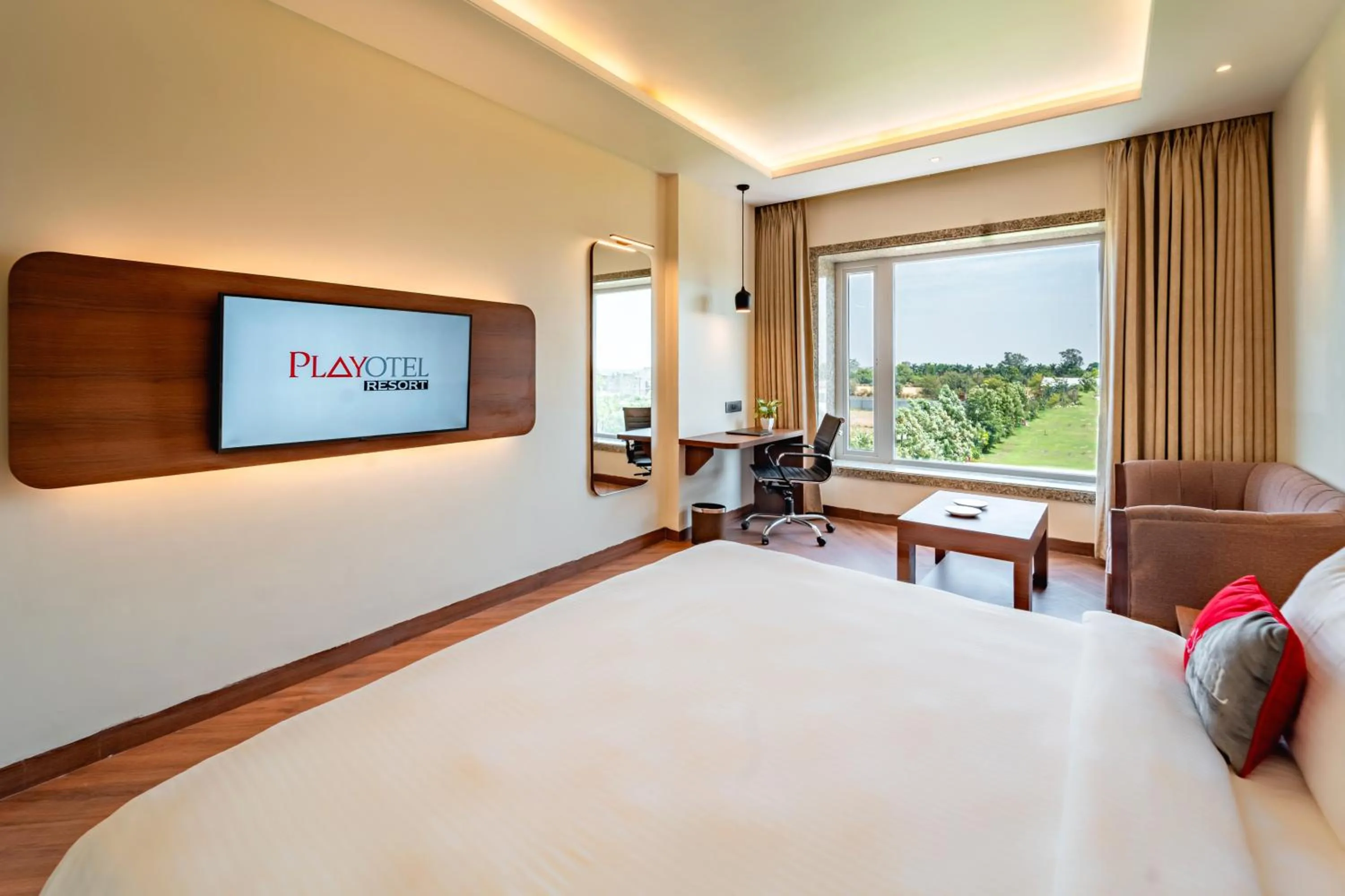 TV and multimedia, Bed in Playotel Resort Bhopal