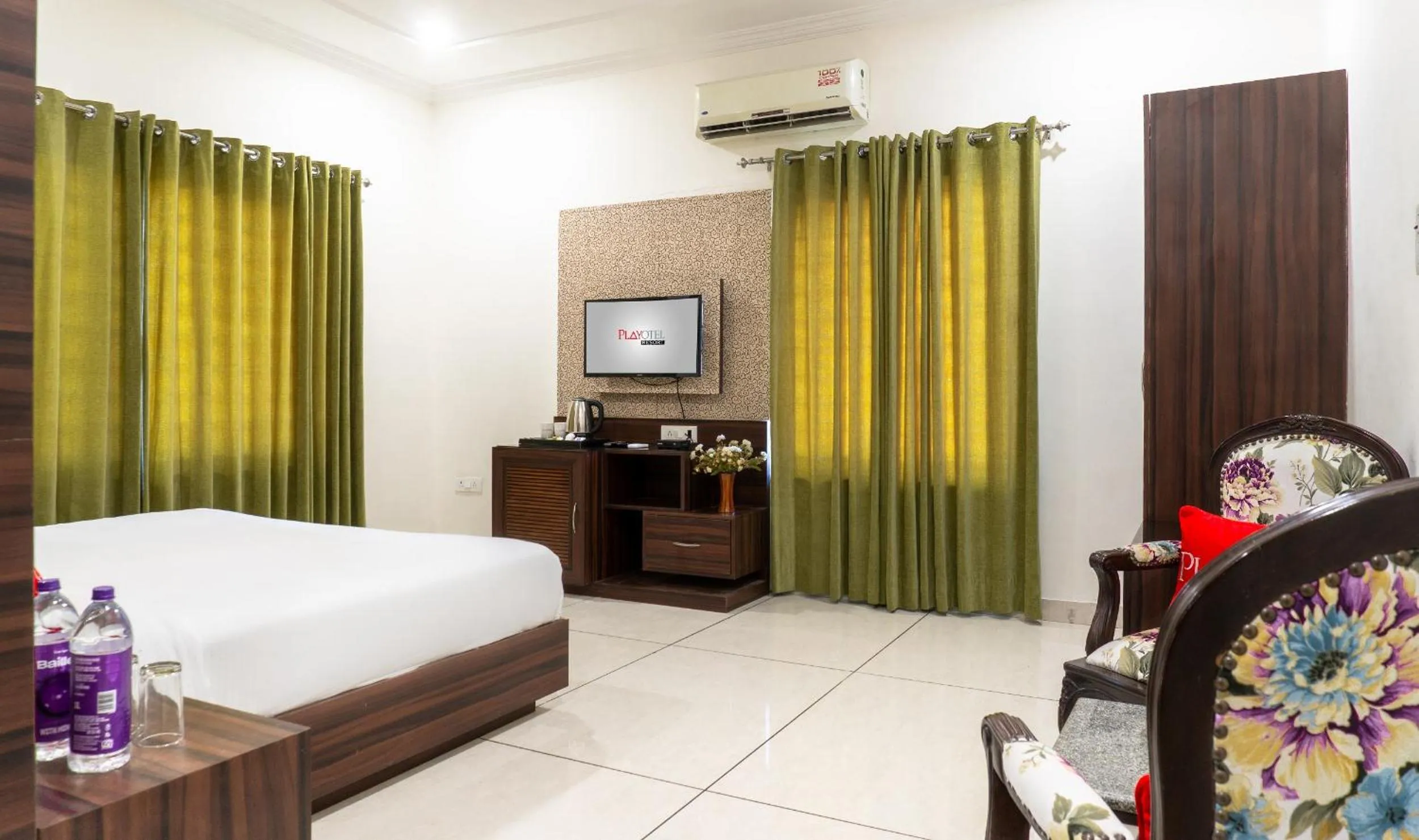 TV and multimedia, Bed in Playotel Resort Bhopal