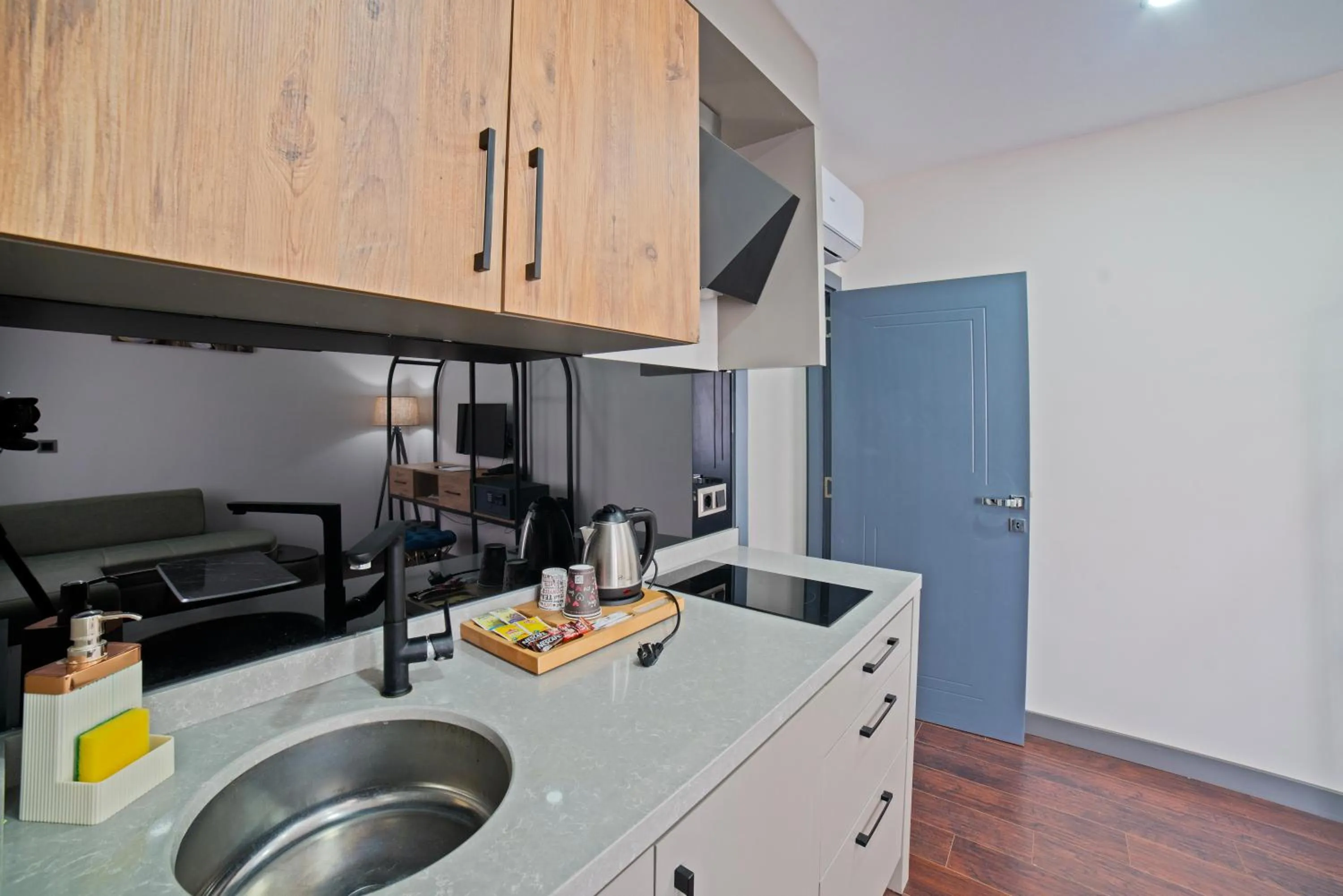 Kitchen or kitchenette in City Moonlight Apart Hotel