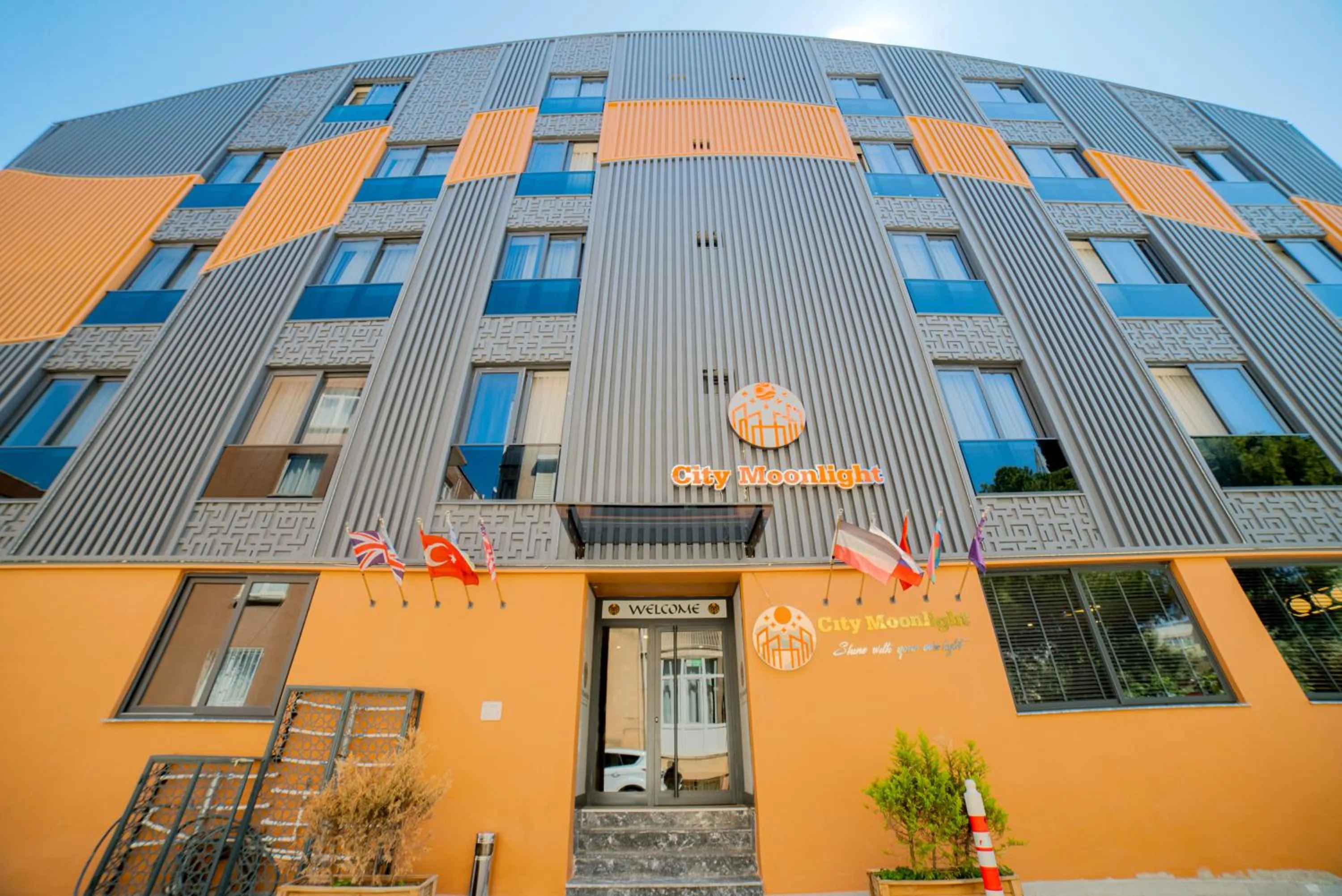 Property building in City Moonlight Apart Hotel