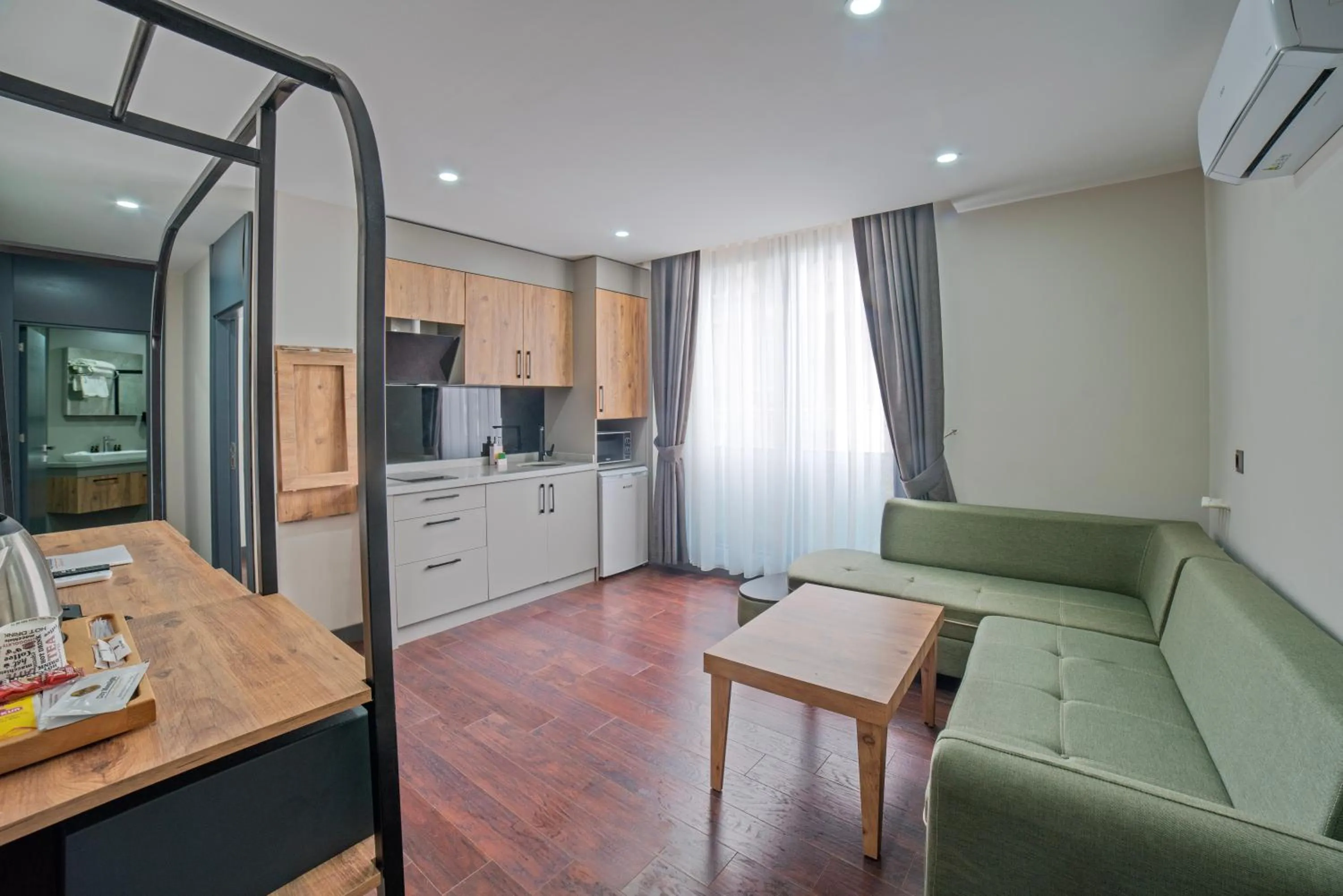 TV and multimedia in City Moonlight Apart Hotel