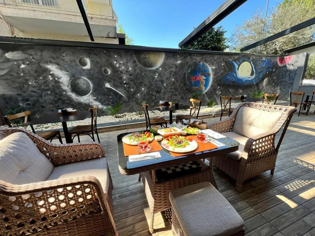 Food and drinks in City Moonlight Apart Hotel