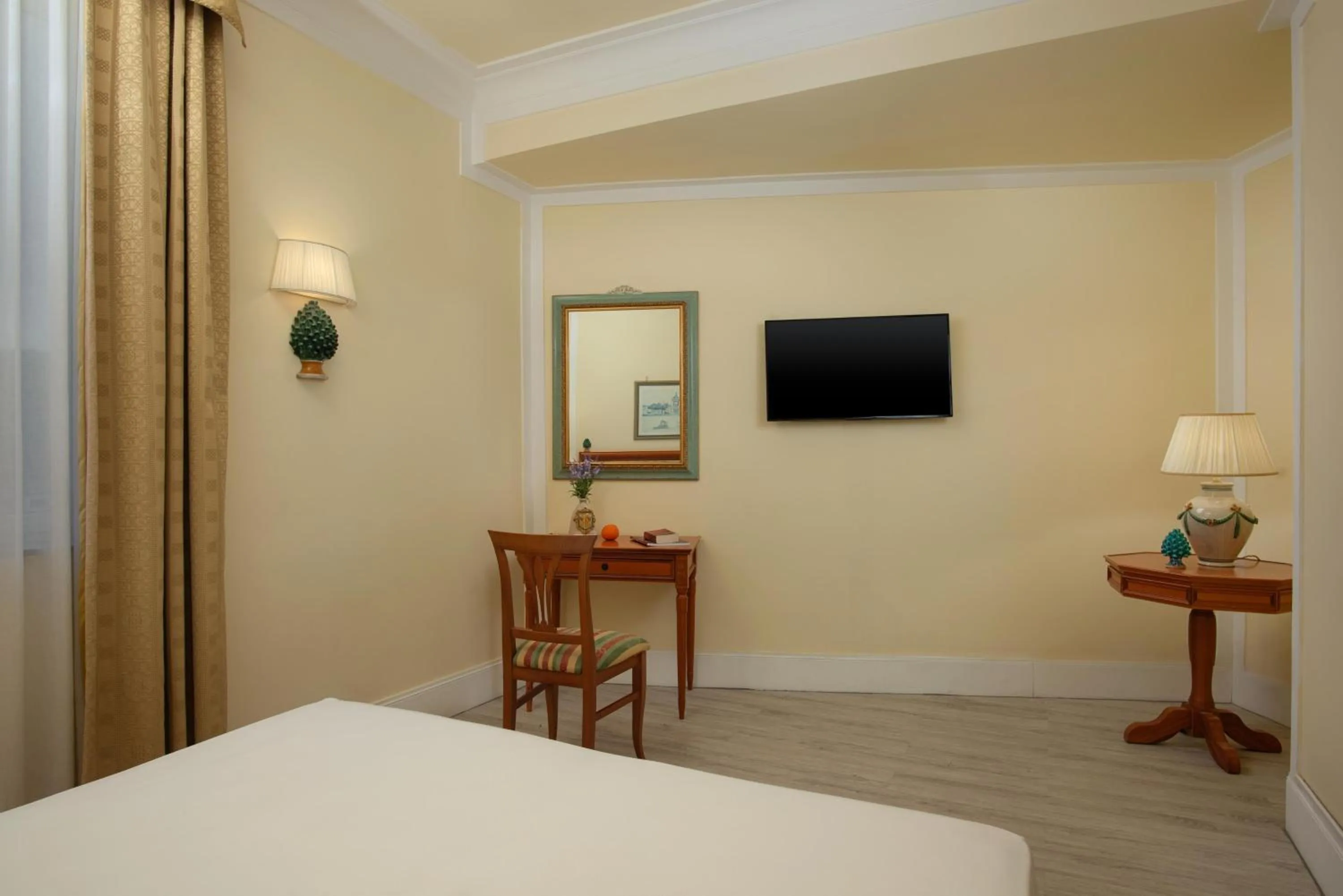 Bedroom, Bed in NH Caltagirone Villa San Mauro