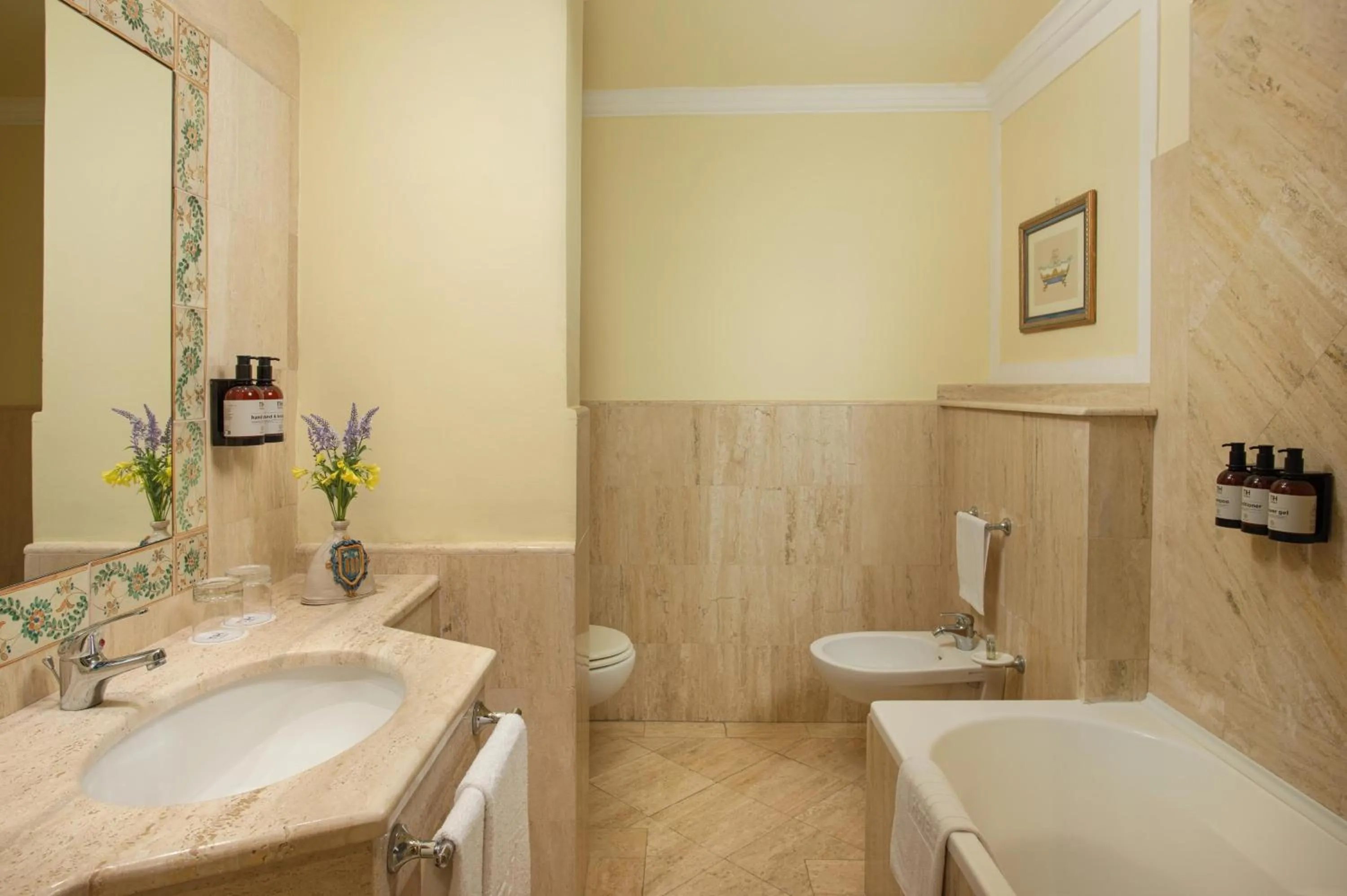 Bathroom in NH Caltagirone Villa San Mauro