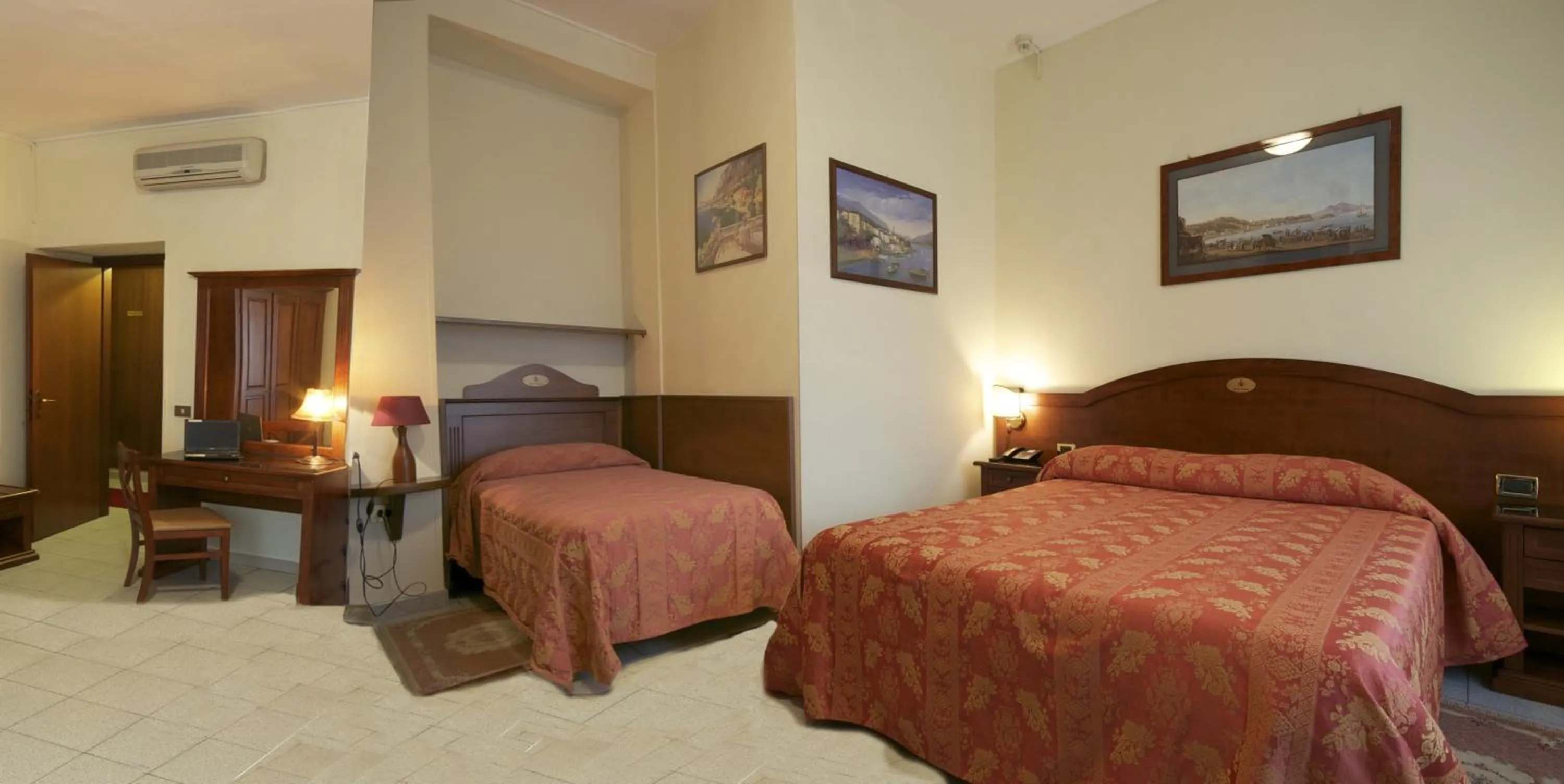 Quadruple Room in Hotel Pavone