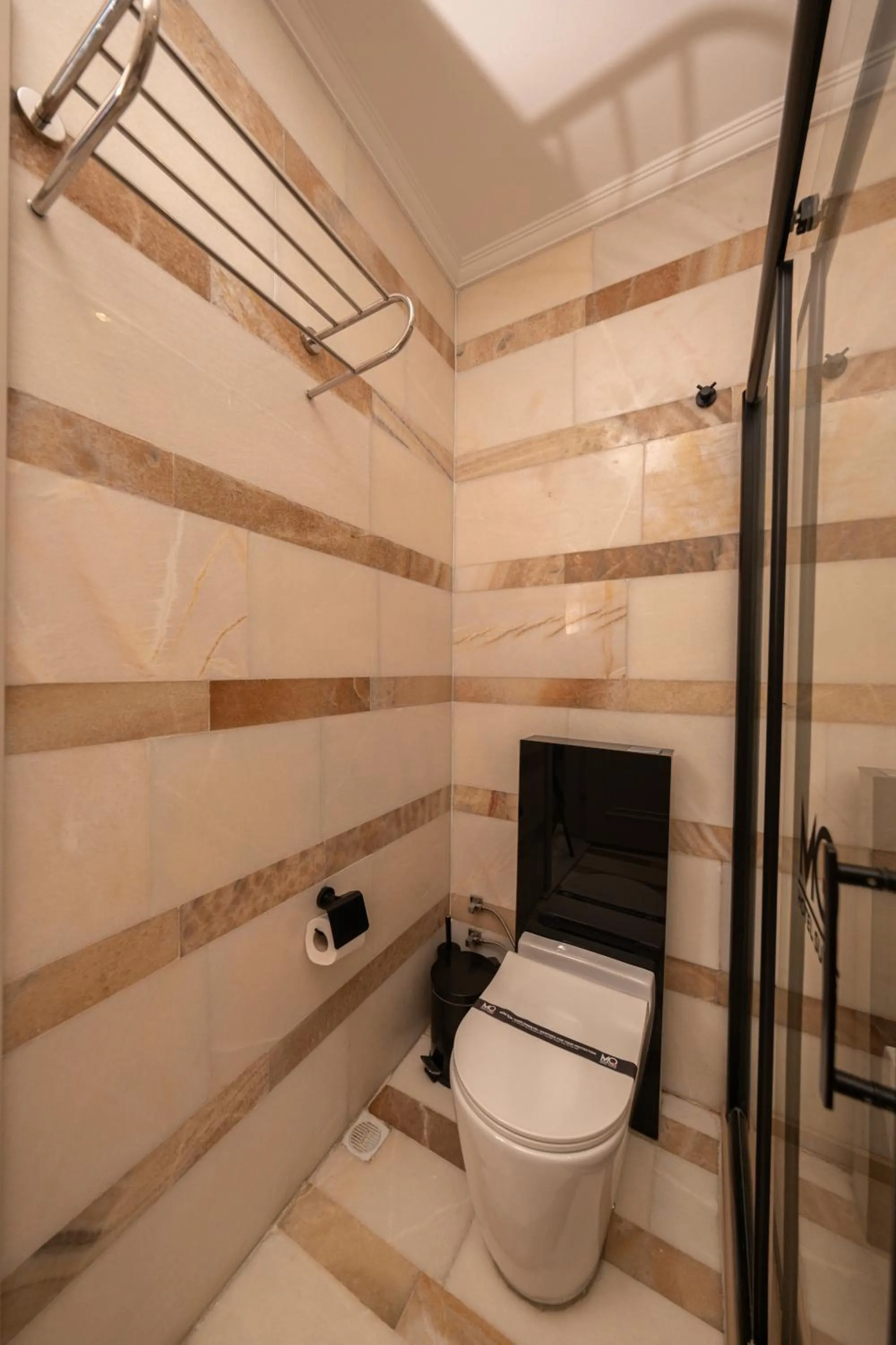 Toilet in MQ Hotel Suites & SPA