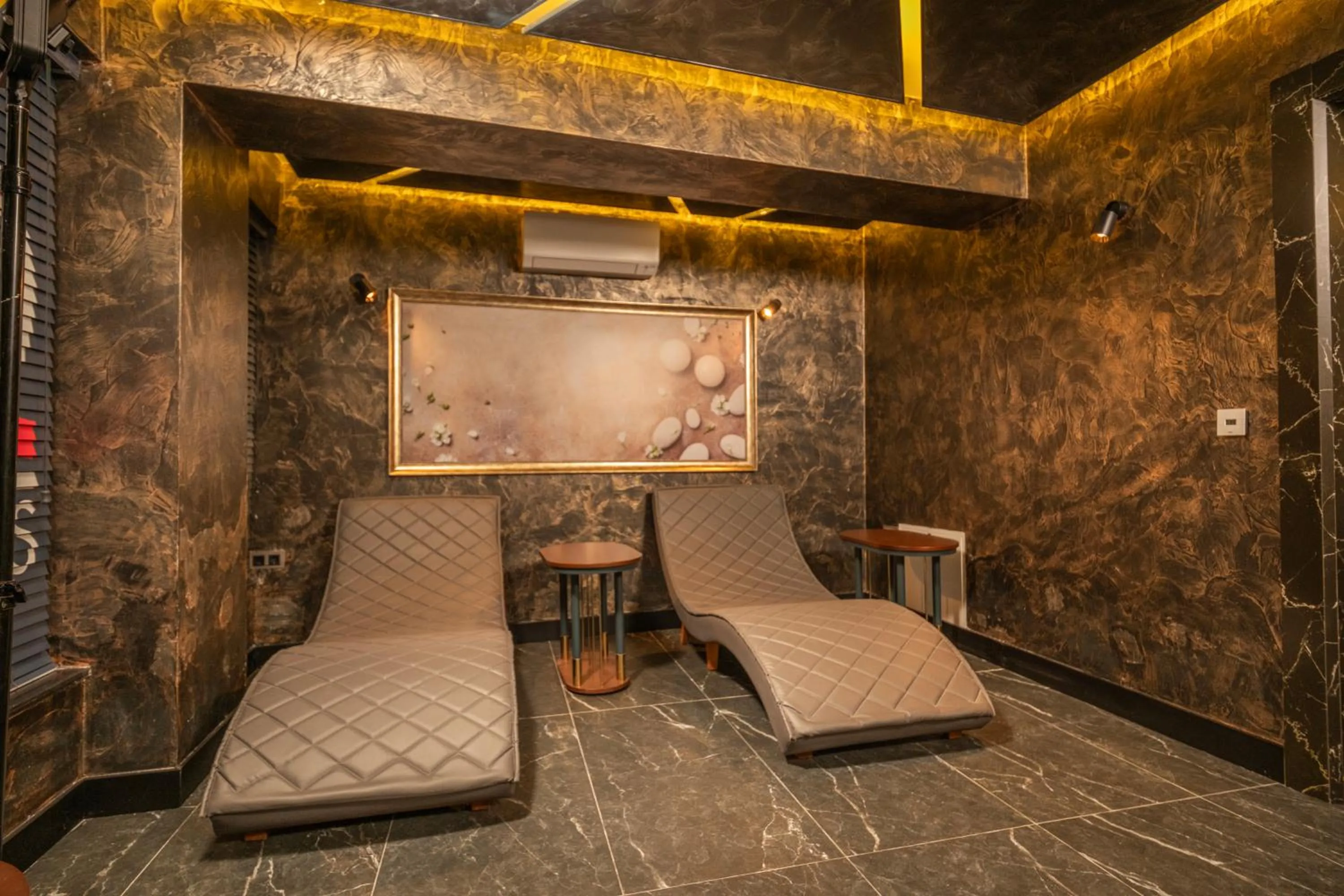 Spa and wellness centre/facilities in MQ Hotel Suites & SPA