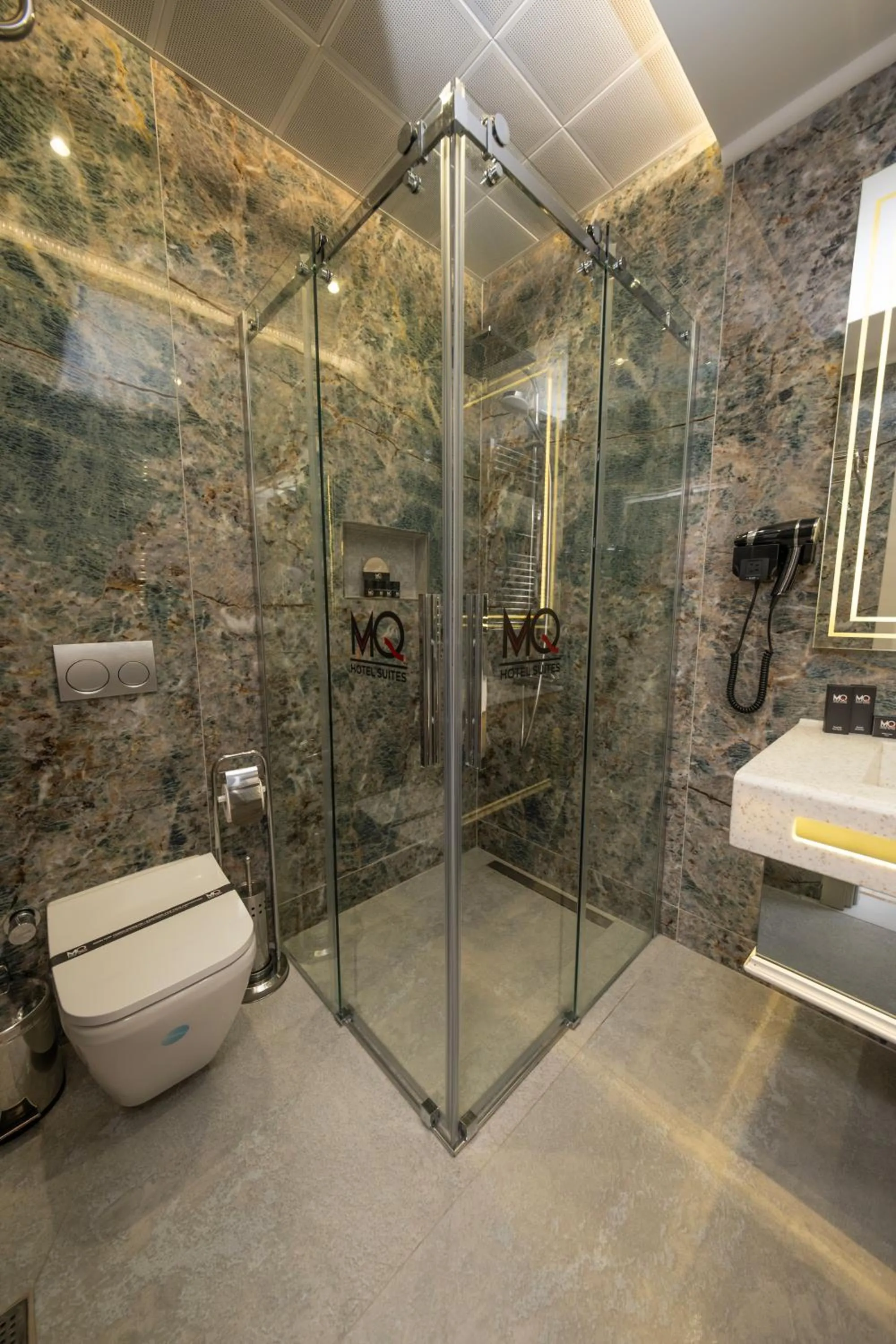 Bathroom in MQ Hotel Suites & SPA