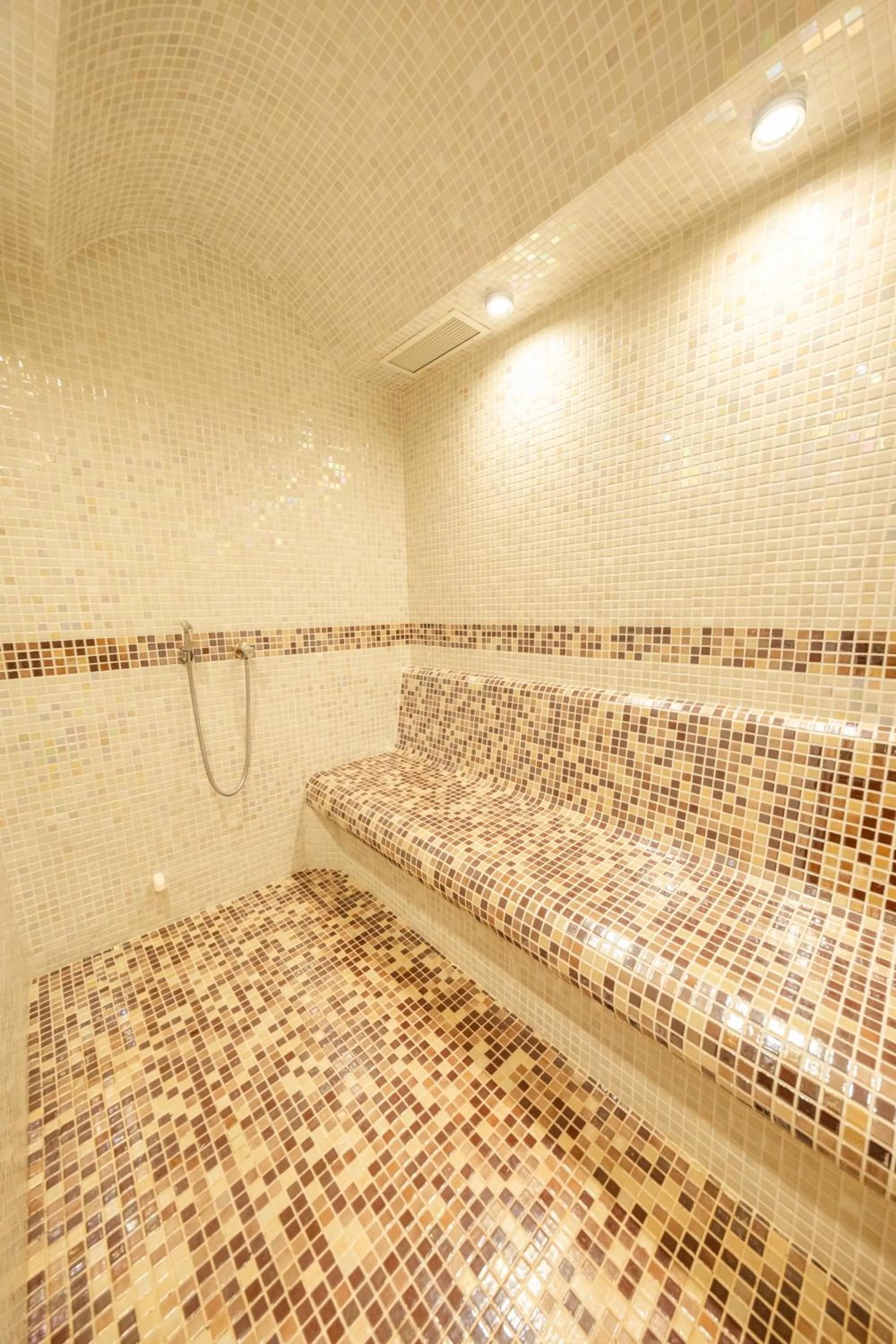 MQ Hotel Suites & SPA