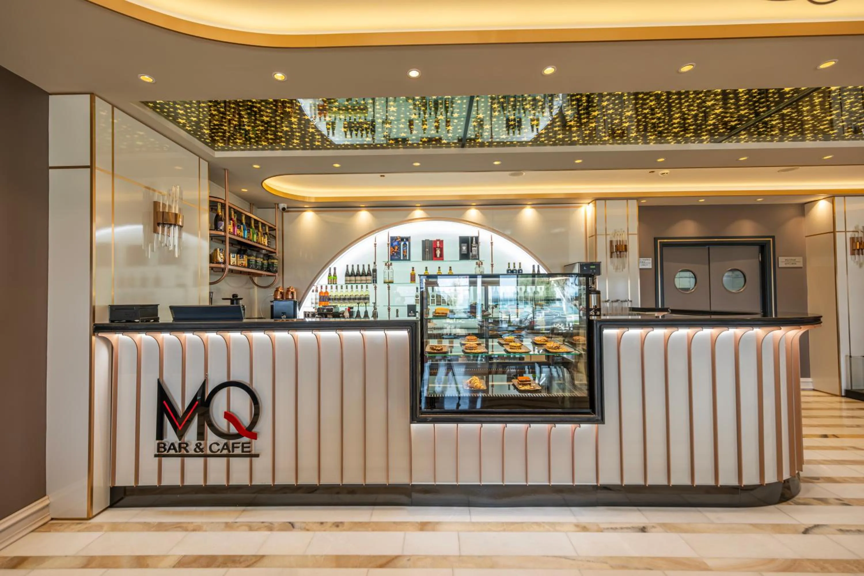 MQ Hotel Suites & SPA
