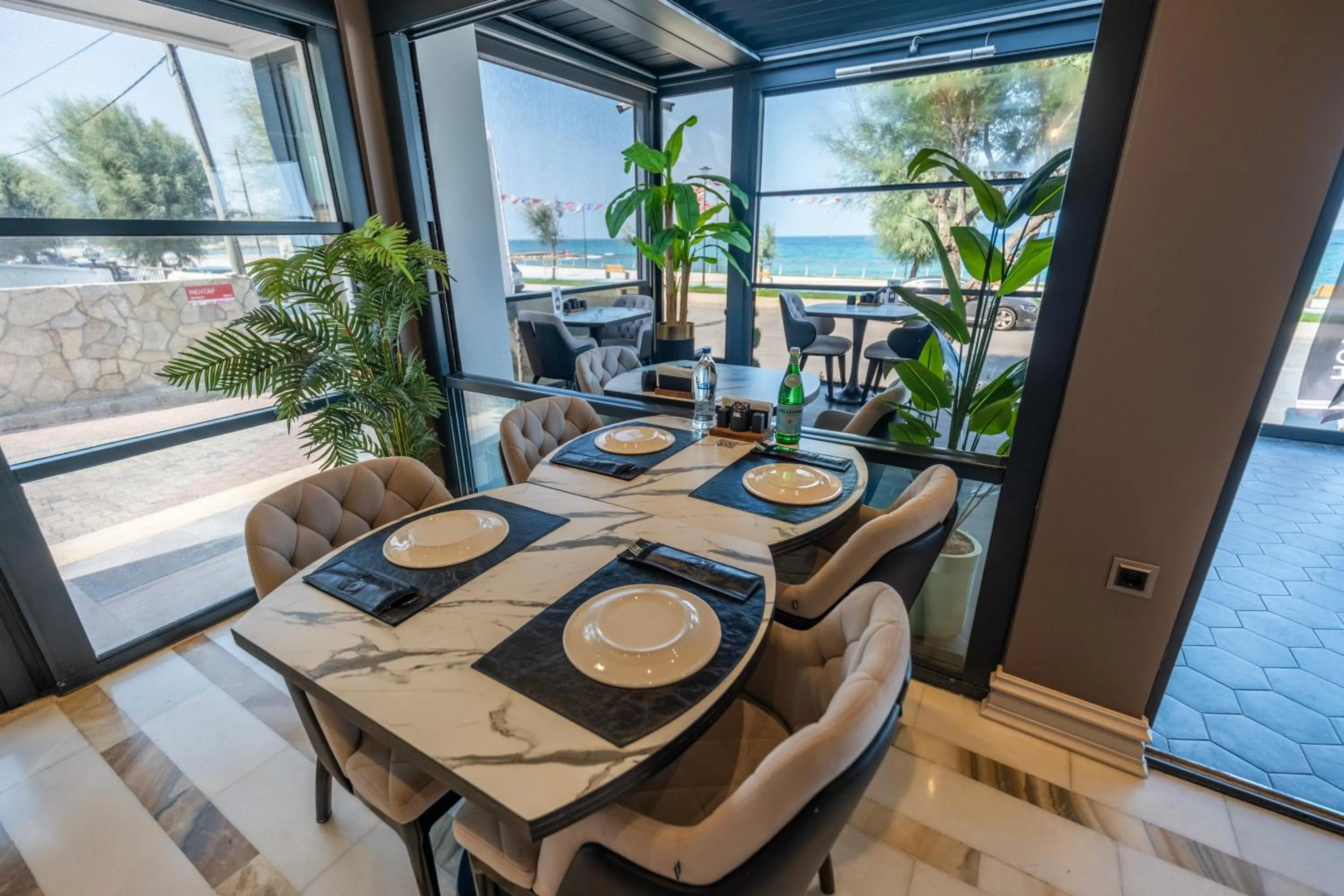 MQ Hotel Suites & SPA