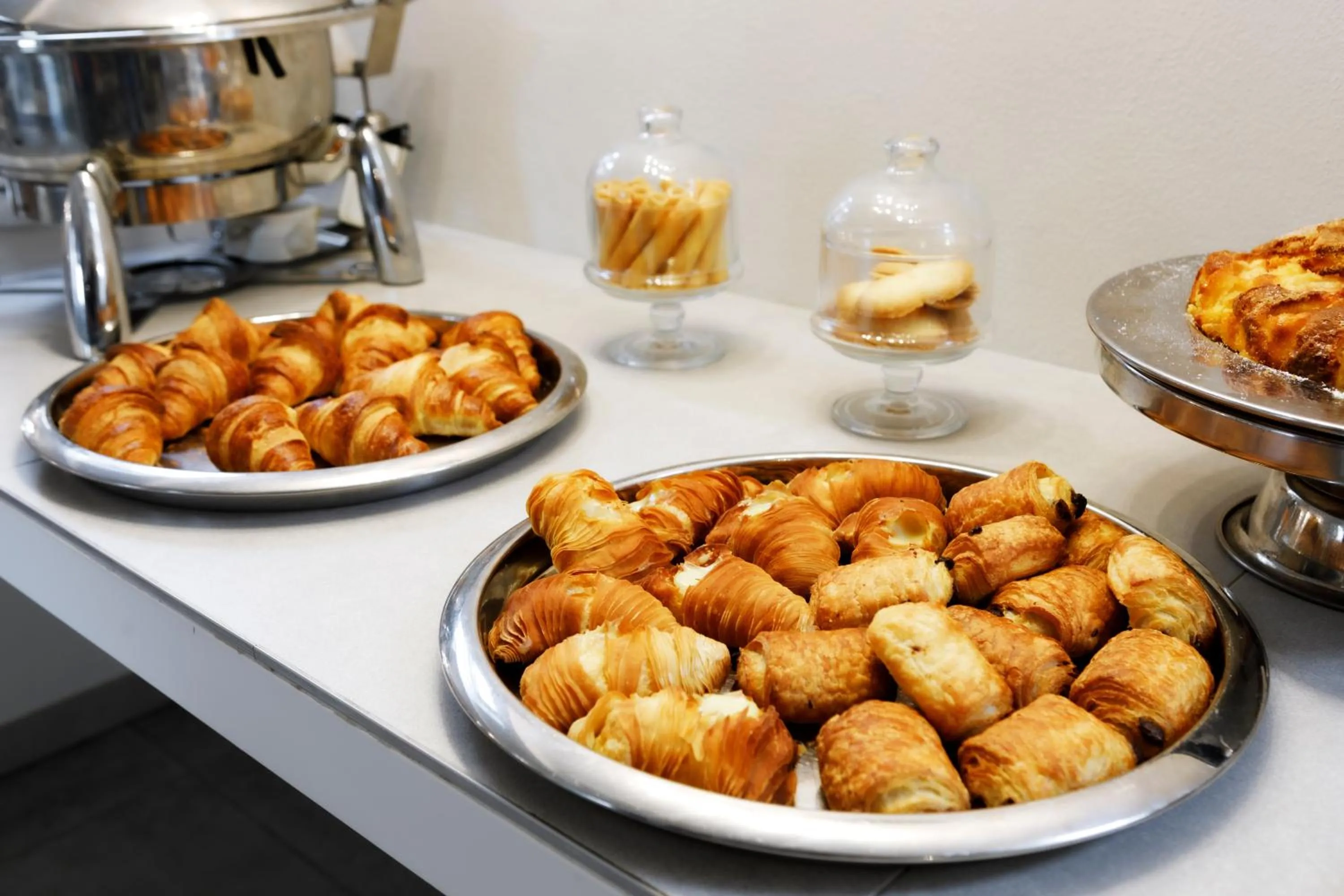 Food and drinks in Best Western Plus Royal Superga Hotel