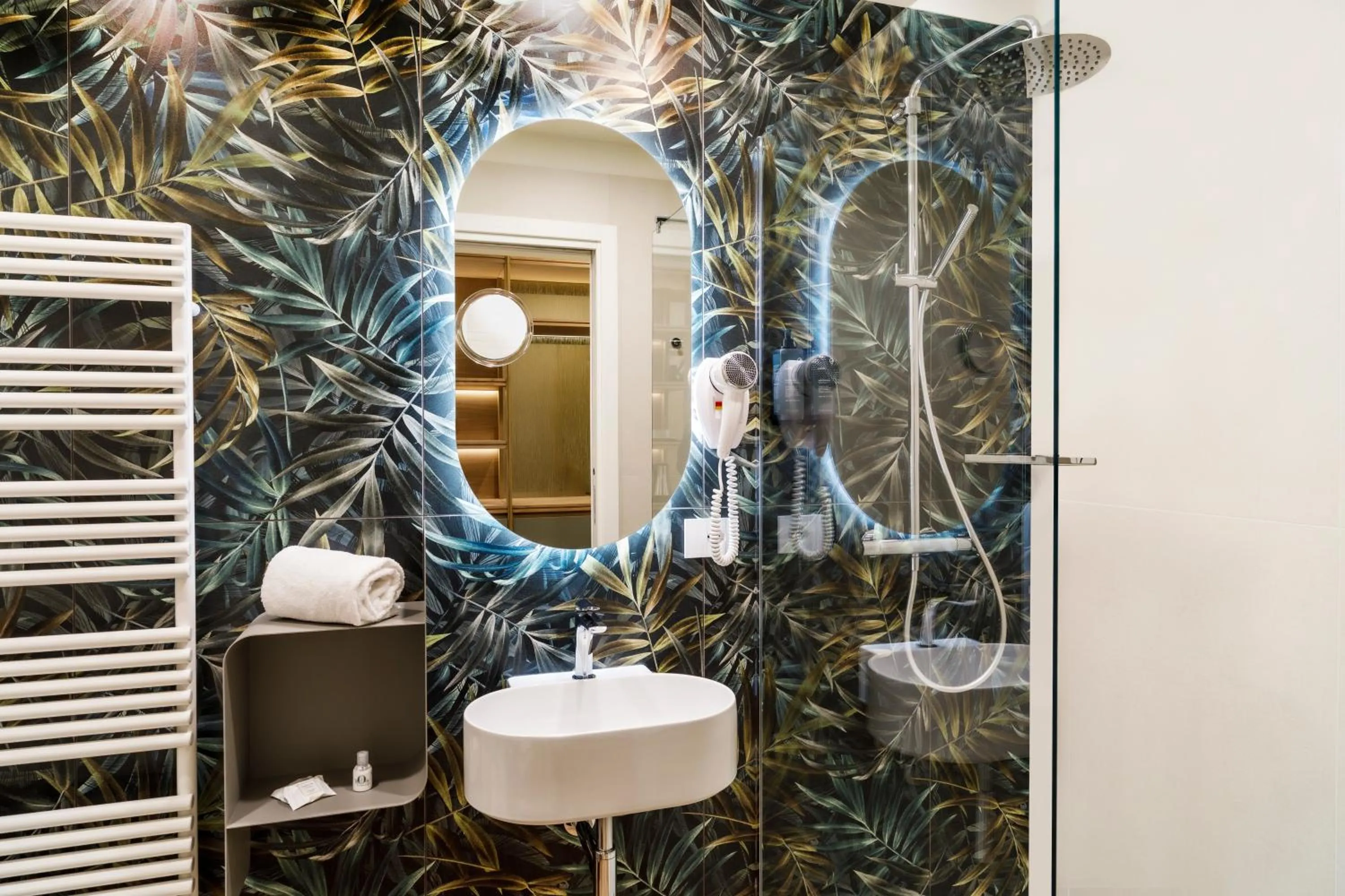 Bathroom in Best Western Plus Royal Superga Hotel