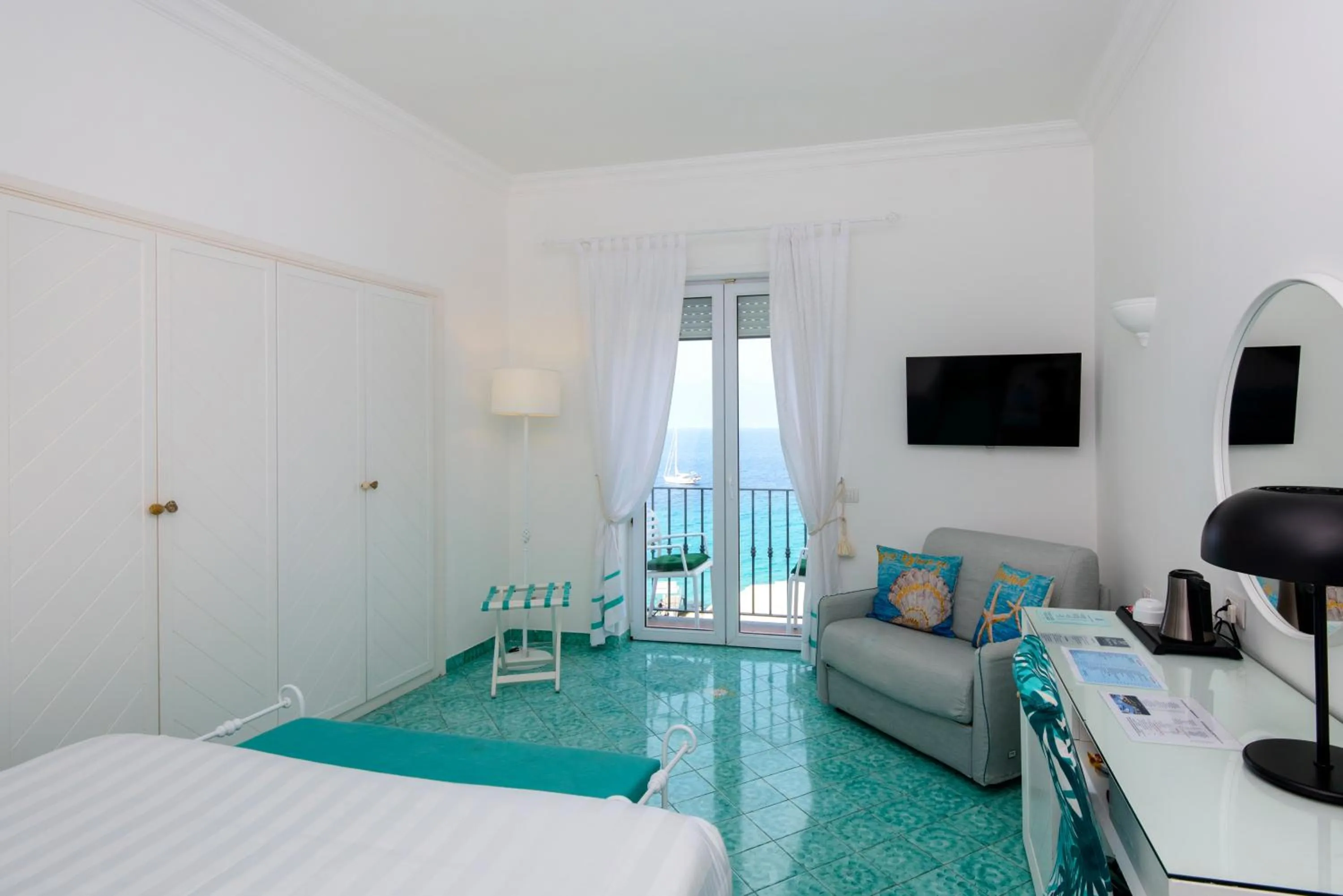 Balcony/Terrace, Bed in Relais Maresca Luxury Small Hotel & Terrace Restaurant