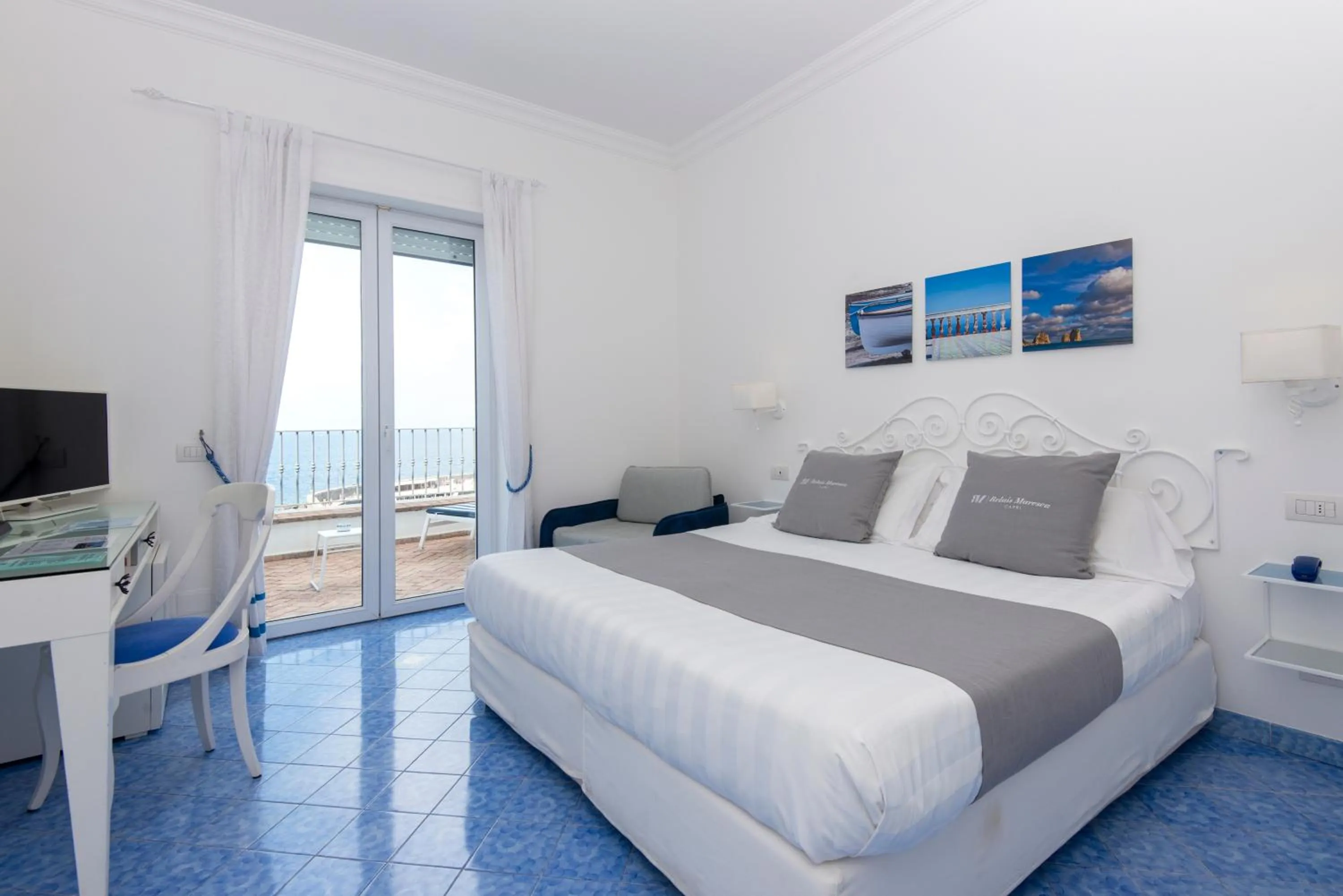 Bedroom, Bed in Relais Maresca Luxury Small Hotel & Terrace Restaurant