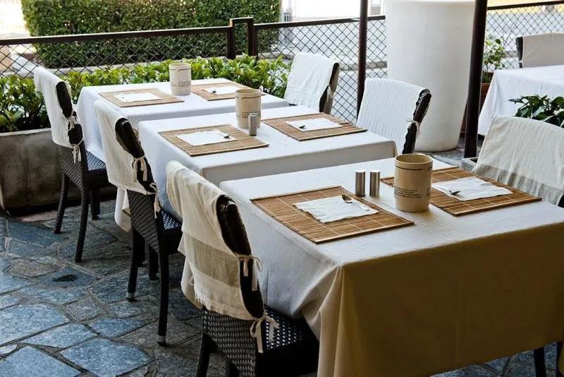 Restaurant/places to eat in Hotel Europa