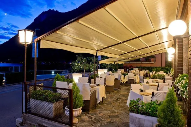 Restaurant/places to eat in Hotel Europa