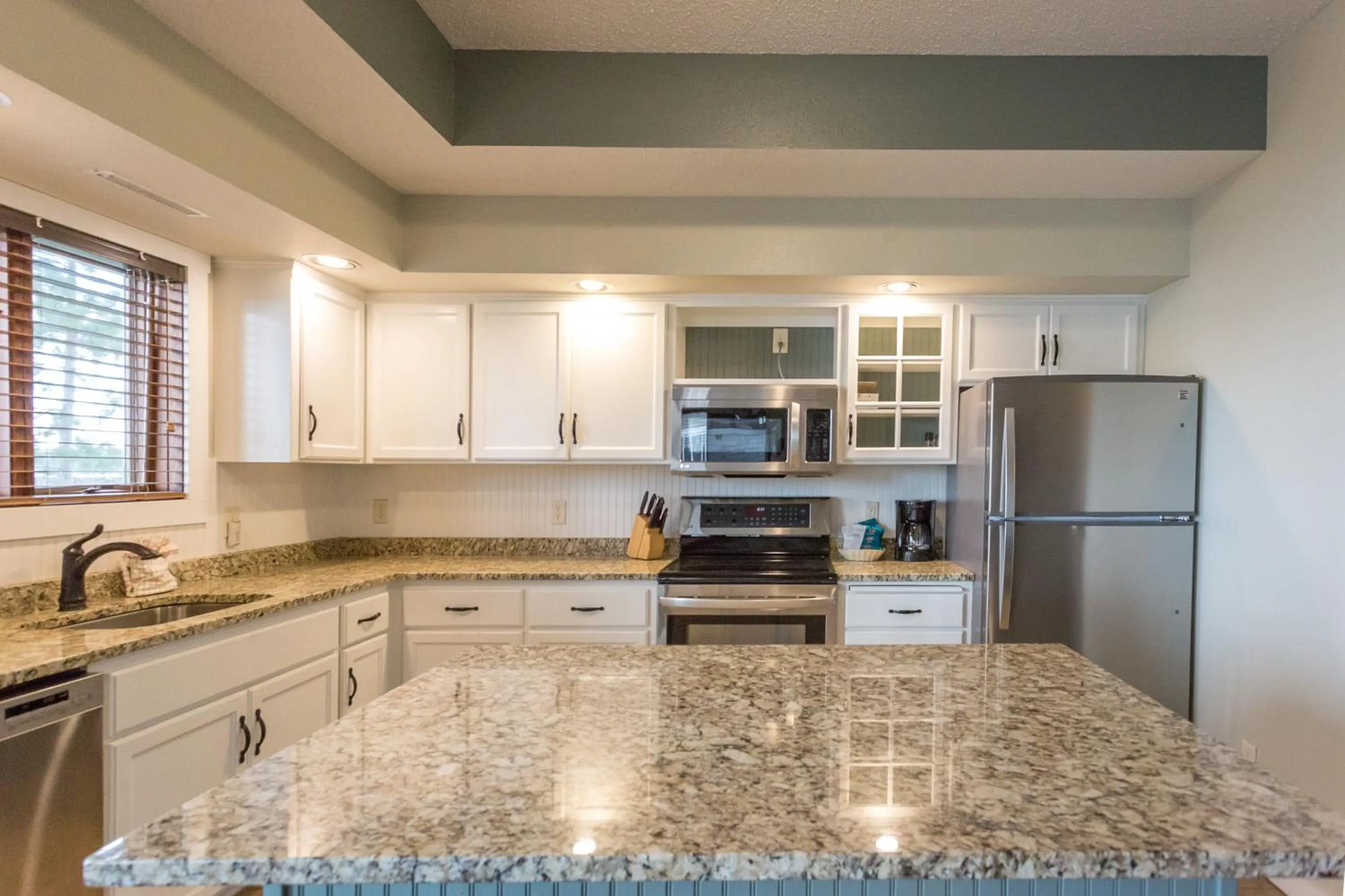 Kitchen or kitchenette in Bay Colony- Unit 764 - Lower