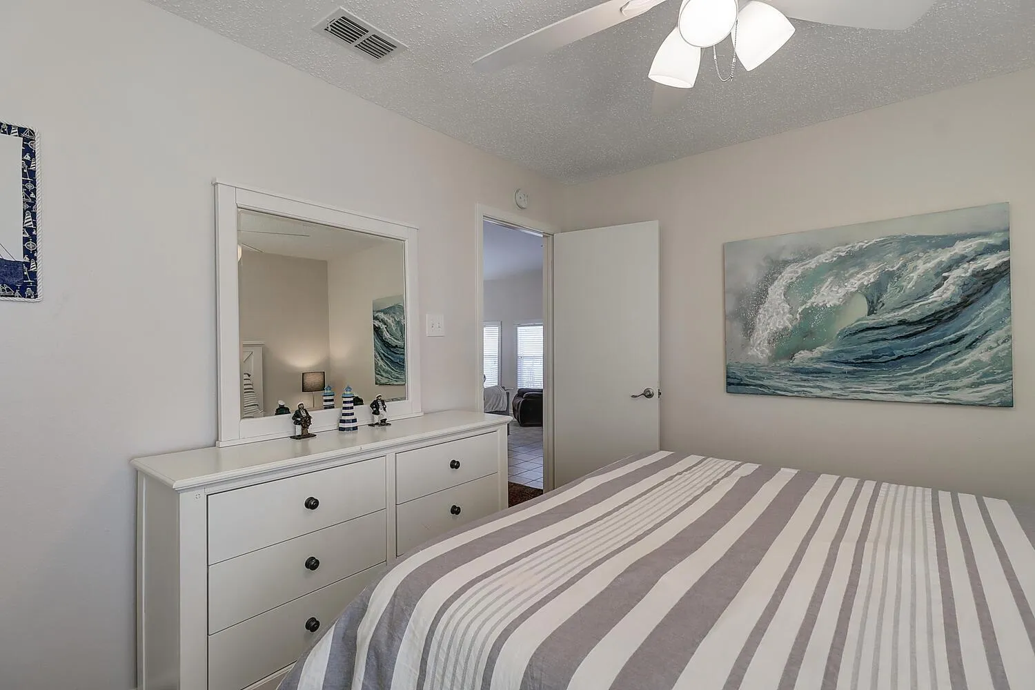 Other, Bed in It Is Fine LCV26 Pet Friendly