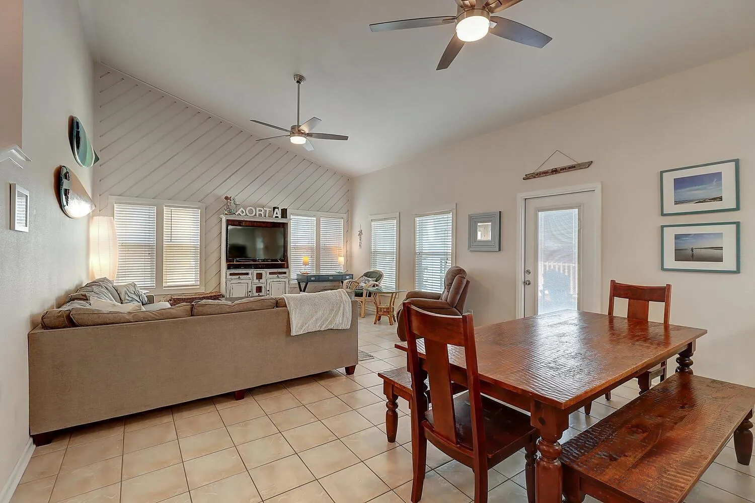 Other in It Is Fine LCV26 Pet Friendly