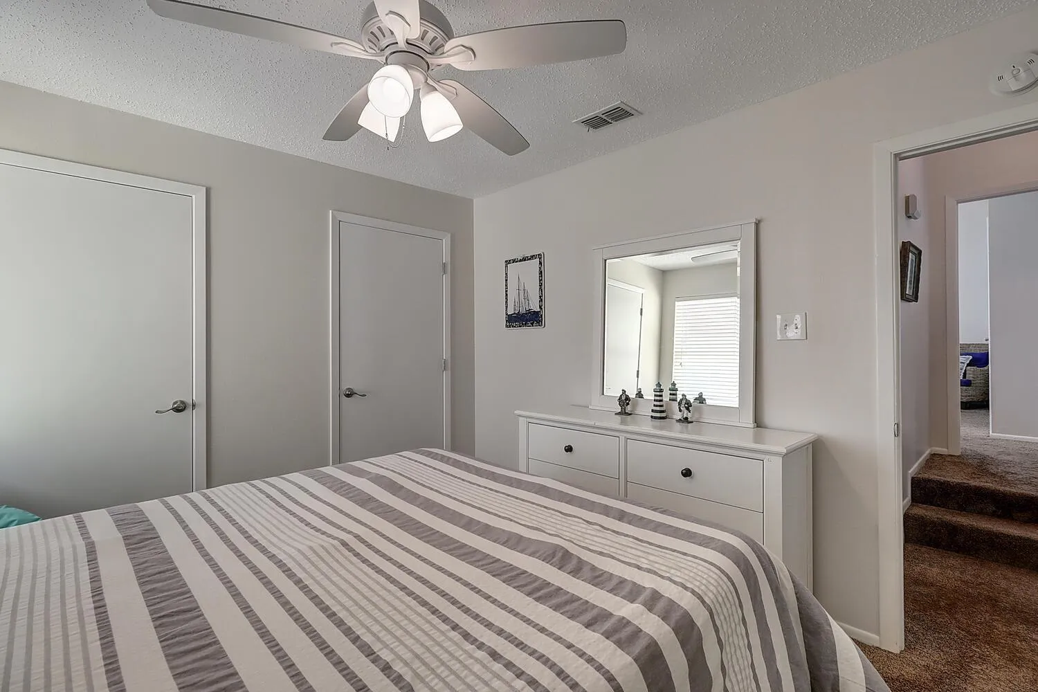 Other, Bed in It Is Fine LCV26 Pet Friendly