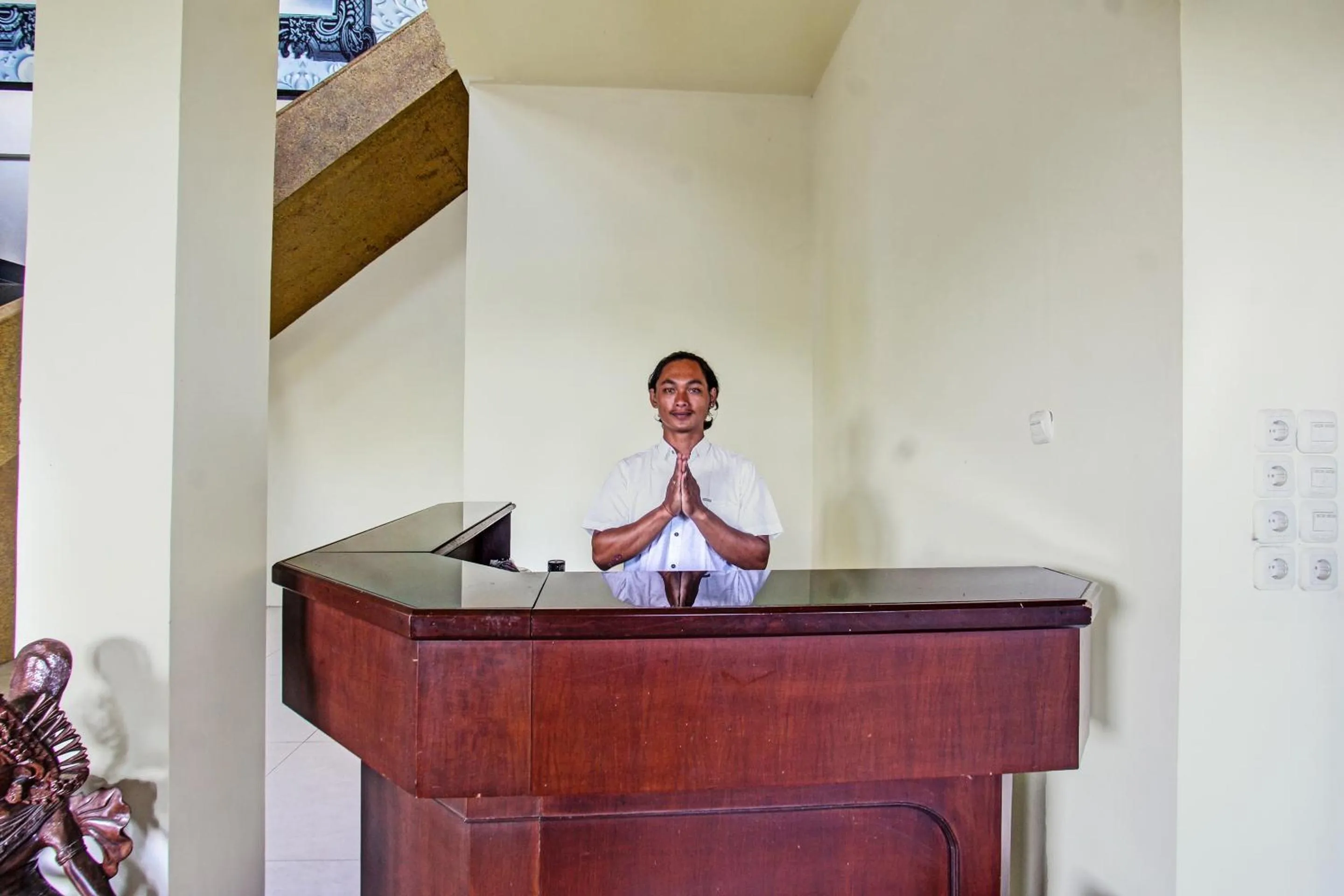 Lobby or reception in Hotel O Ayu Bypass MansionNearBundaran Gerung