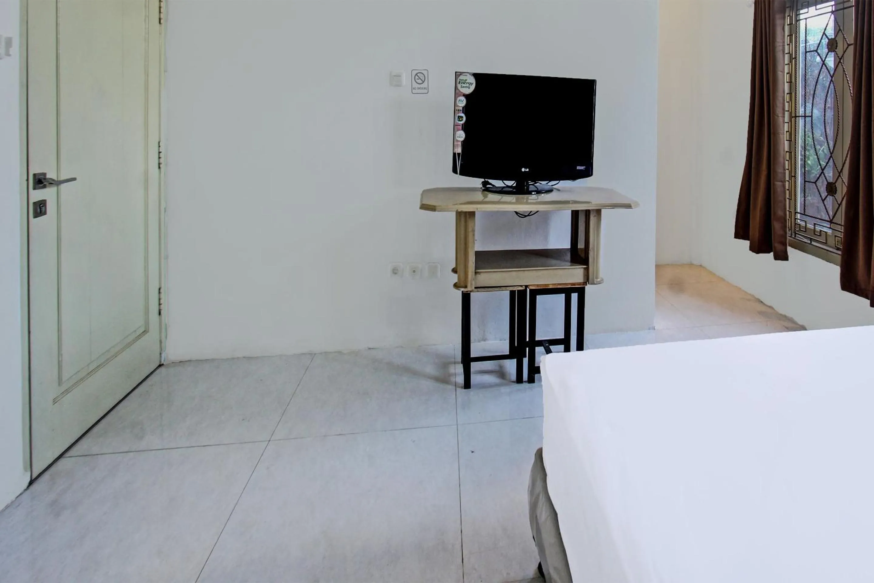 Bedroom, Bed in Hotel O Ayu Bypass MansionNearBundaran Gerung