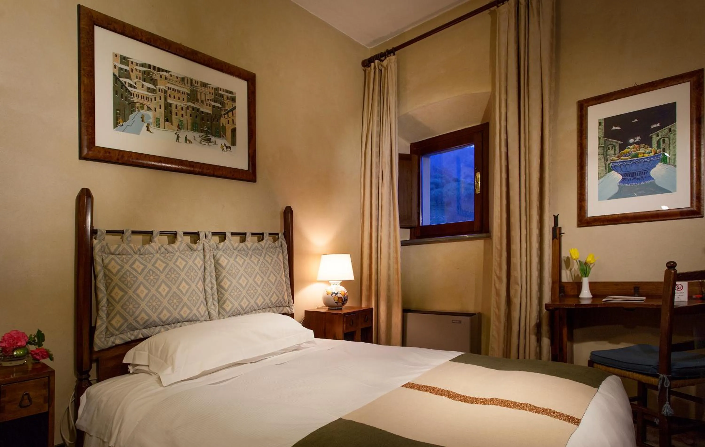 Decorative detail, Bed in Park Hotel Ai Cappuccini