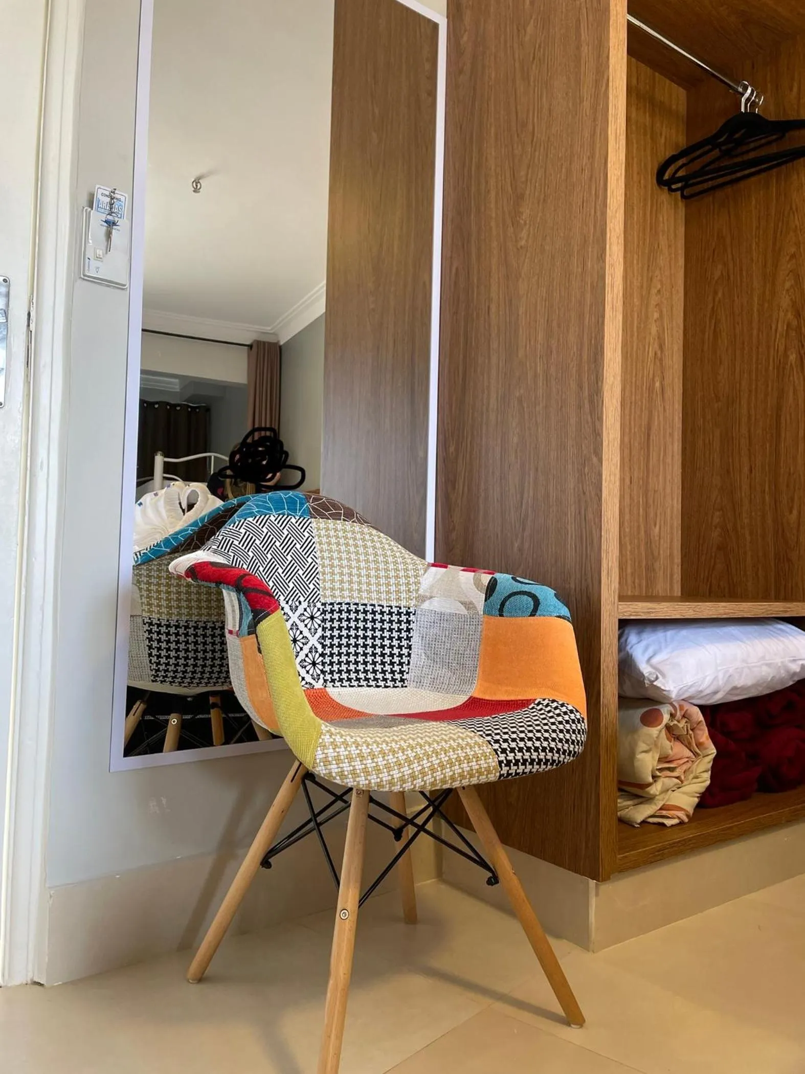 wardrobe, Bed in Araras Apart Service I