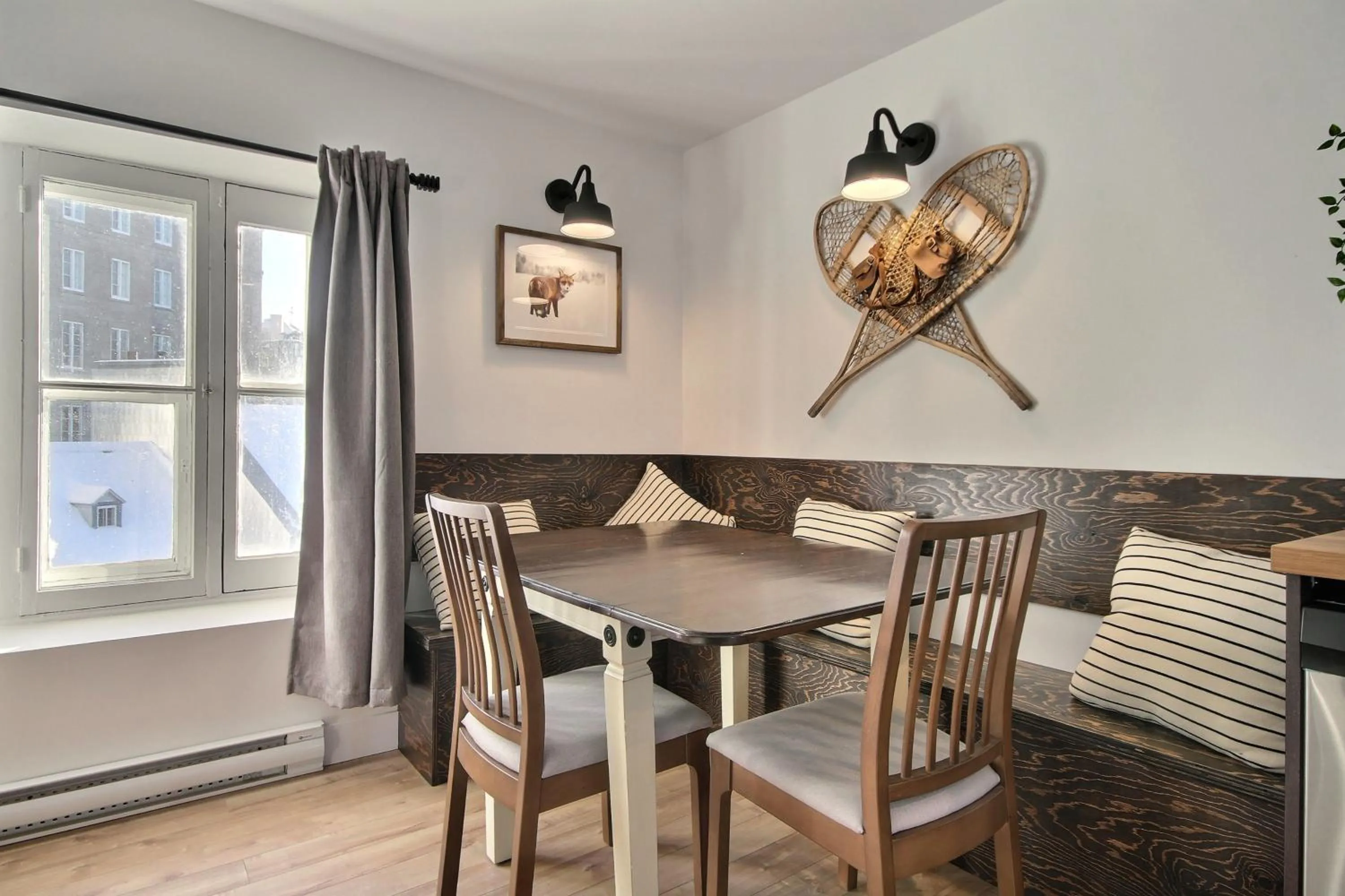 Dining area in North House - Unique and Sunny Top Floor Old Quebec Gem