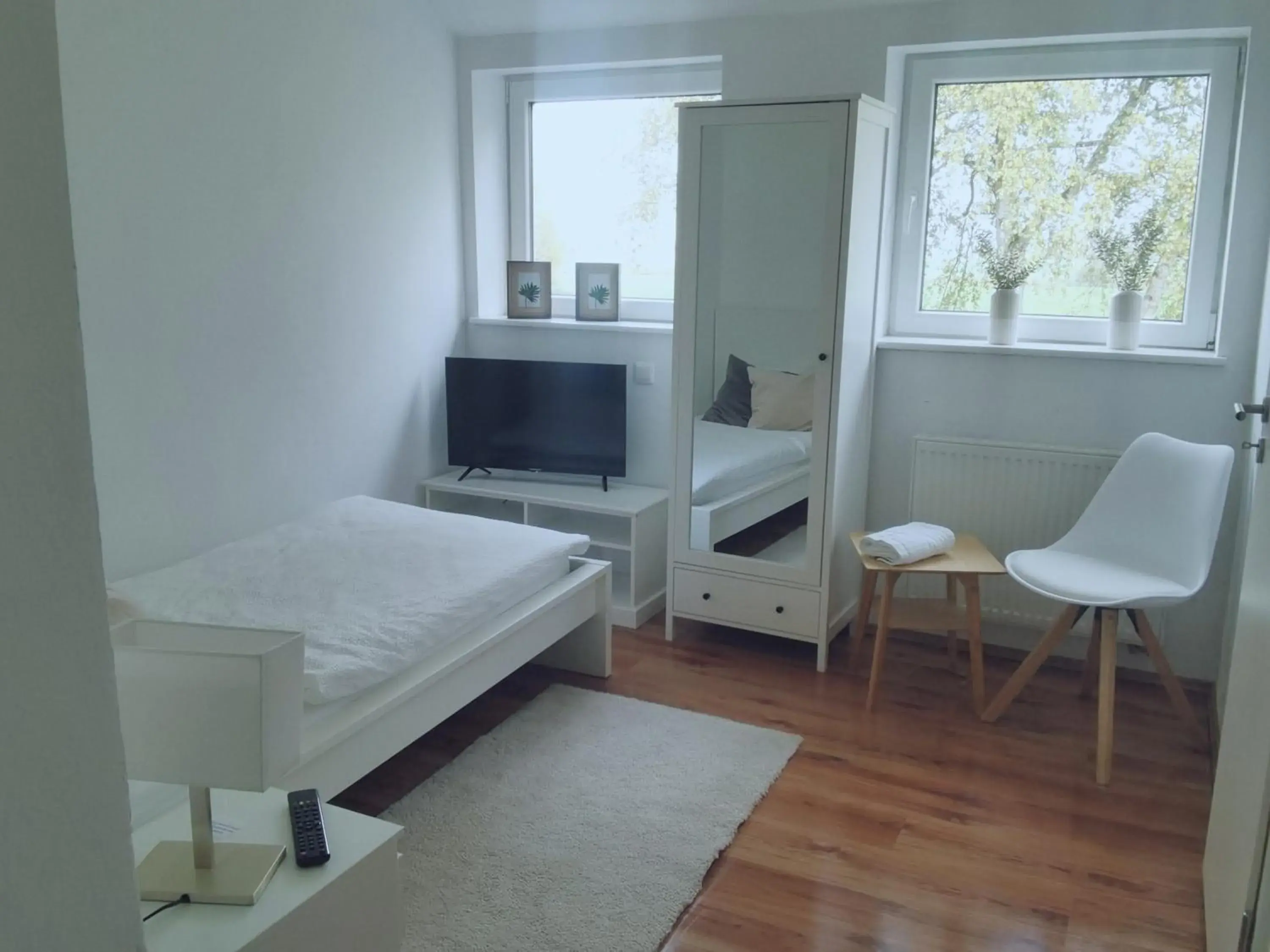 Single Room with Private Bathroom - single occupancy in Stedinger Landhotel & Café Single Room with Private Bathroom - single occupancy in Stedinger Landhotel & Café