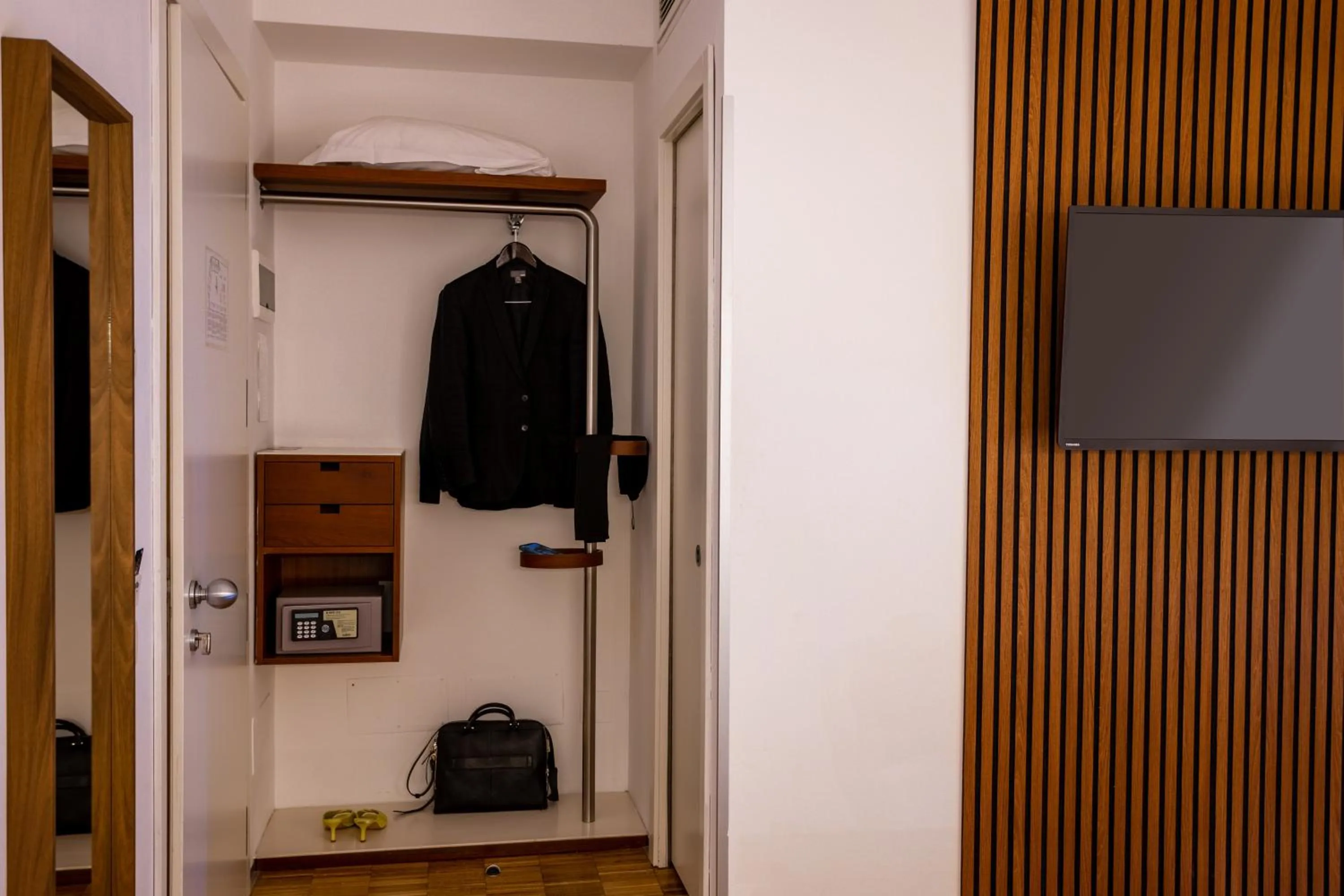 TV and multimedia in Black Hotel