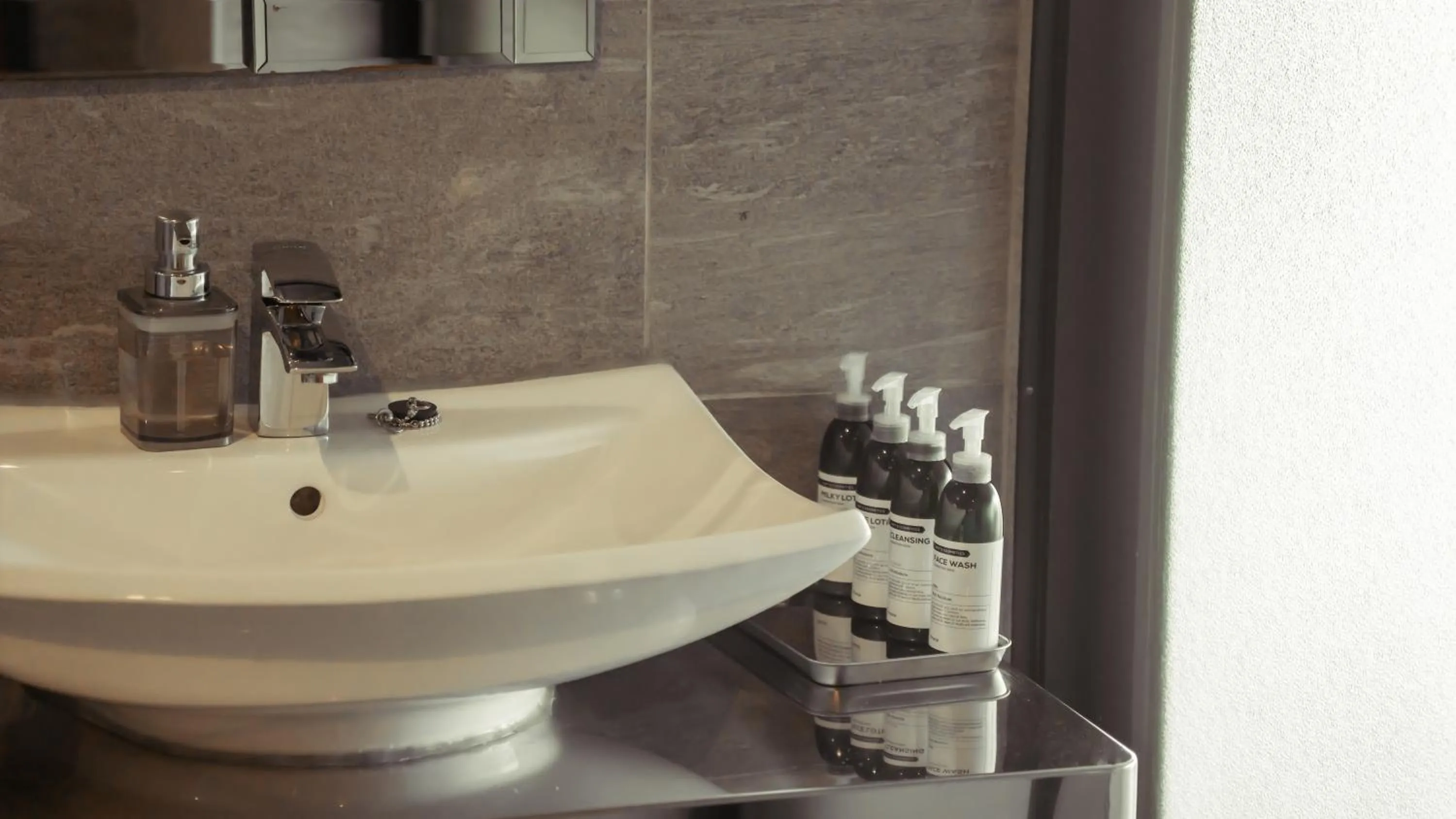 Bathroom in MARINX POOLVILLA NAKANDAKARI