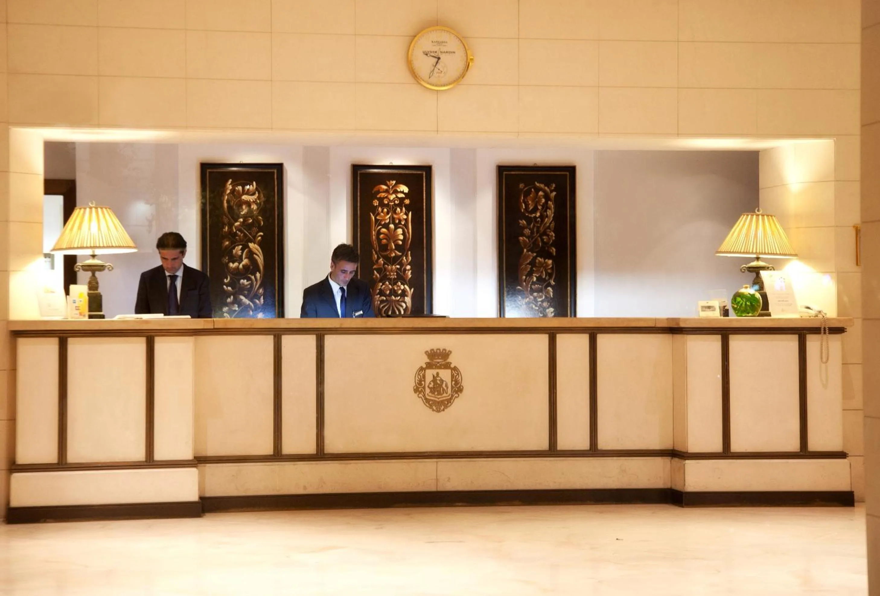 People, Lobby/Reception in Mercure Catania Excelsior