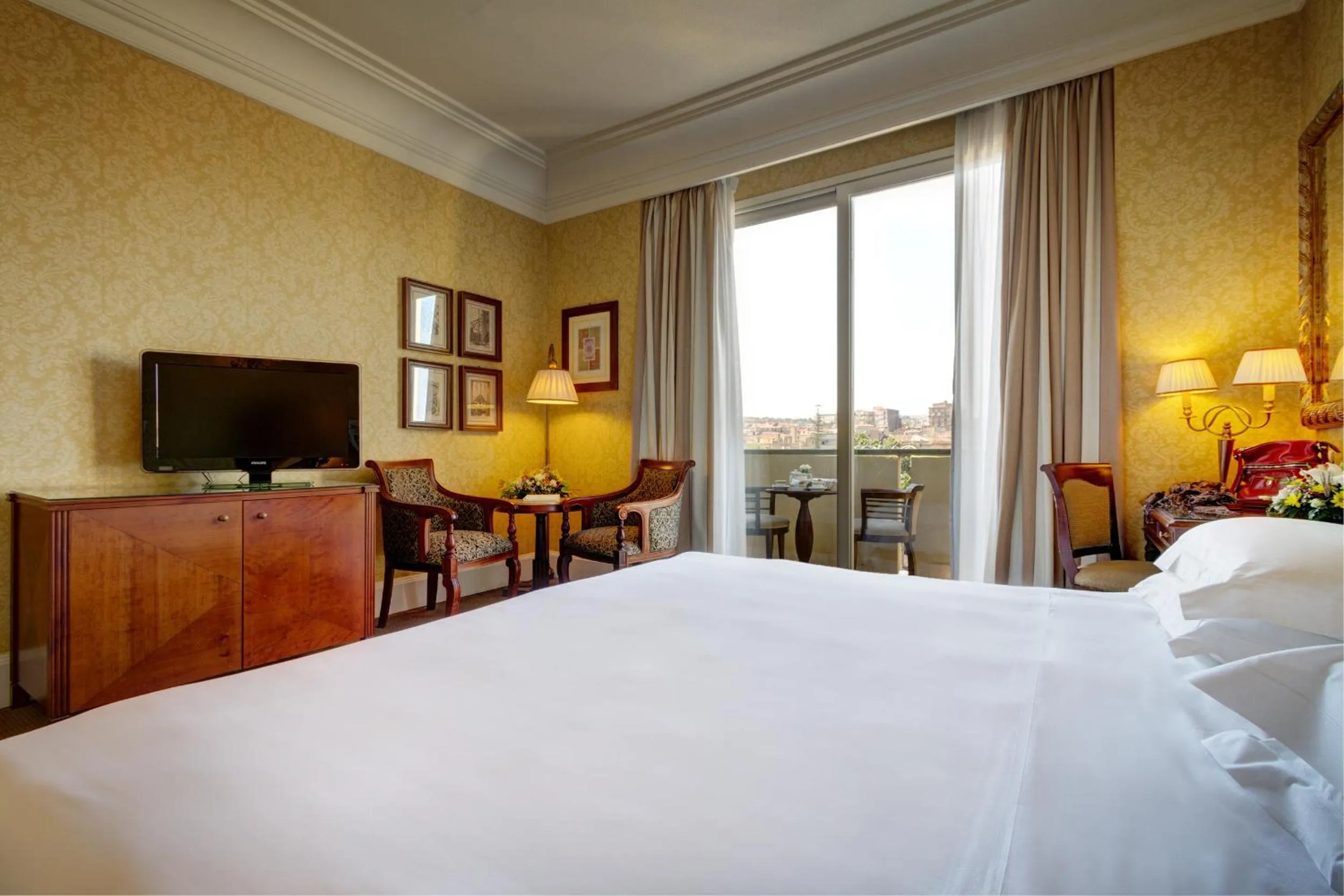 Bedroom, Bed in Mercure Catania Excelsior