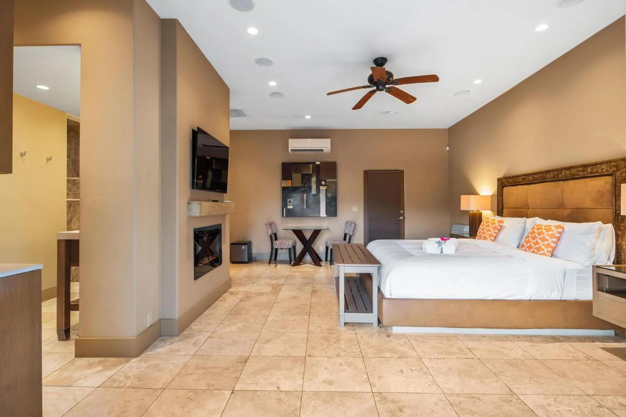 King Suite with Spa Bath in El Noa Noa King Suite with Spa Bath in El Noa Noa