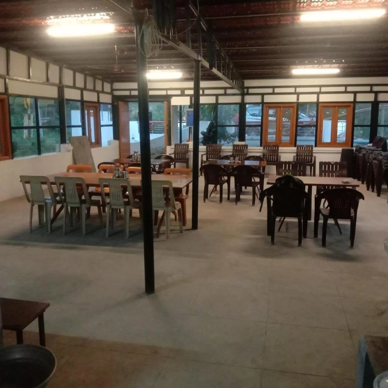 Restaurant/places to eat in Bhavan Resorts