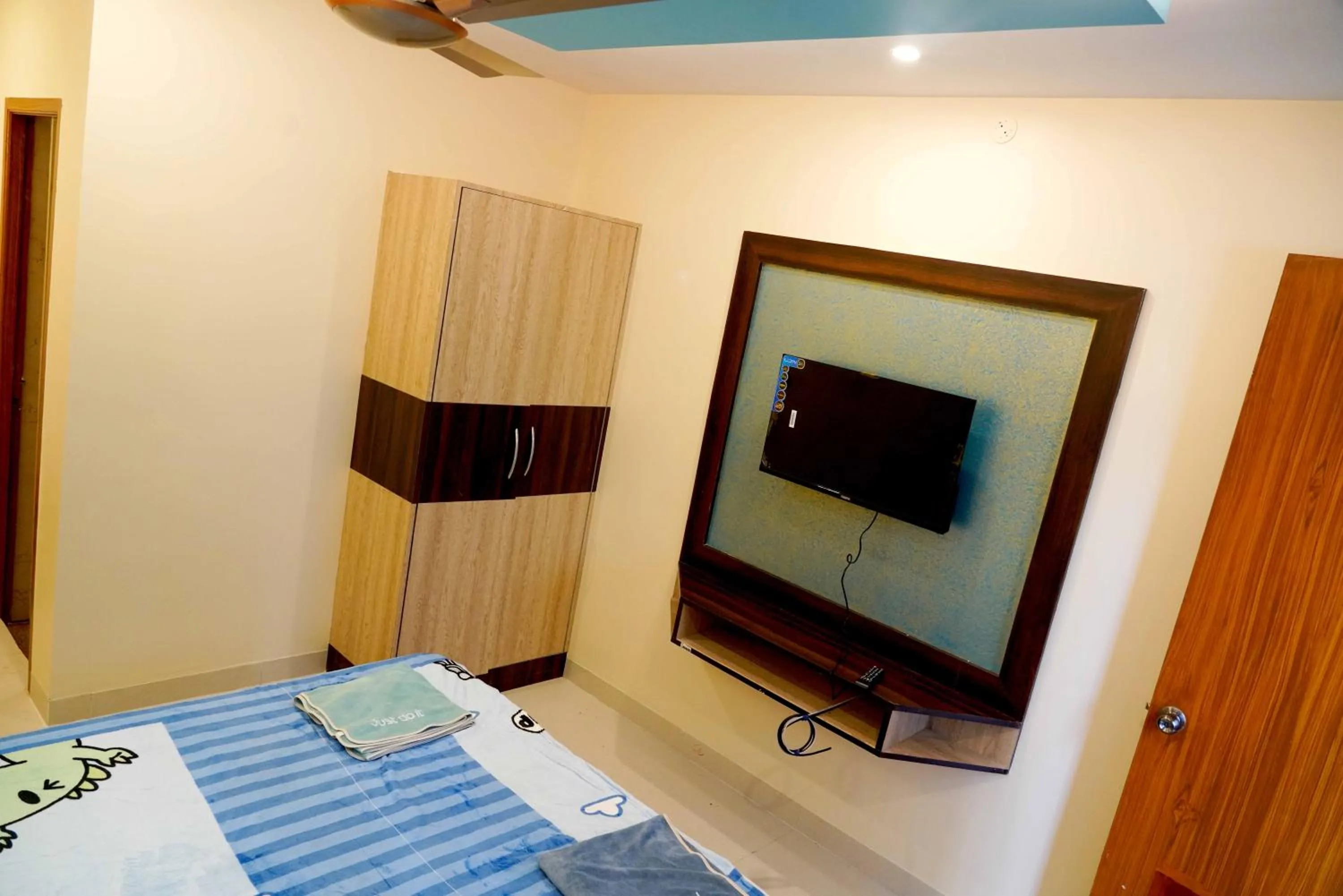 TV and multimedia, Bed in Bhavan Resorts
