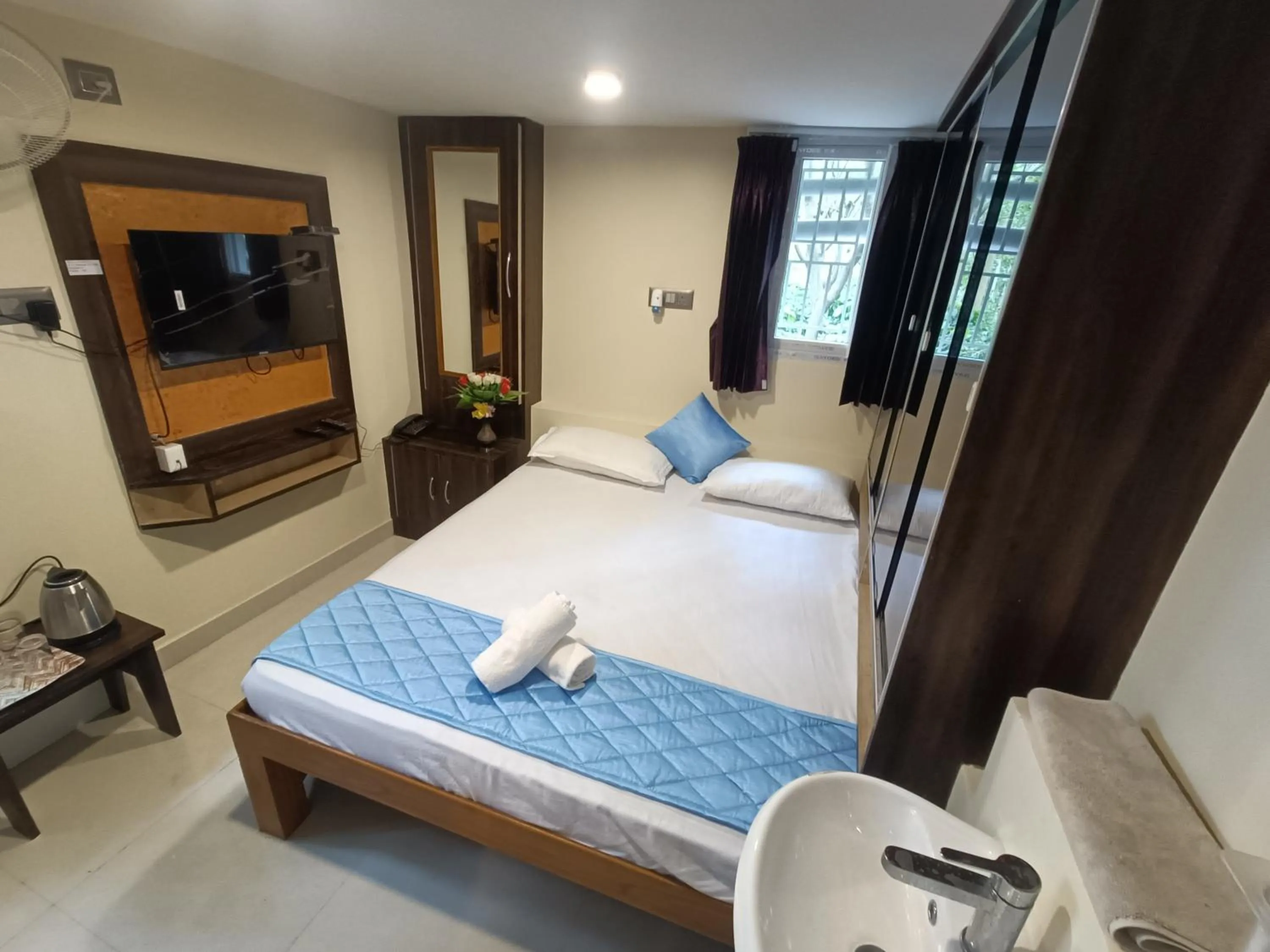 Bedroom, Bed in Bhavan Resorts