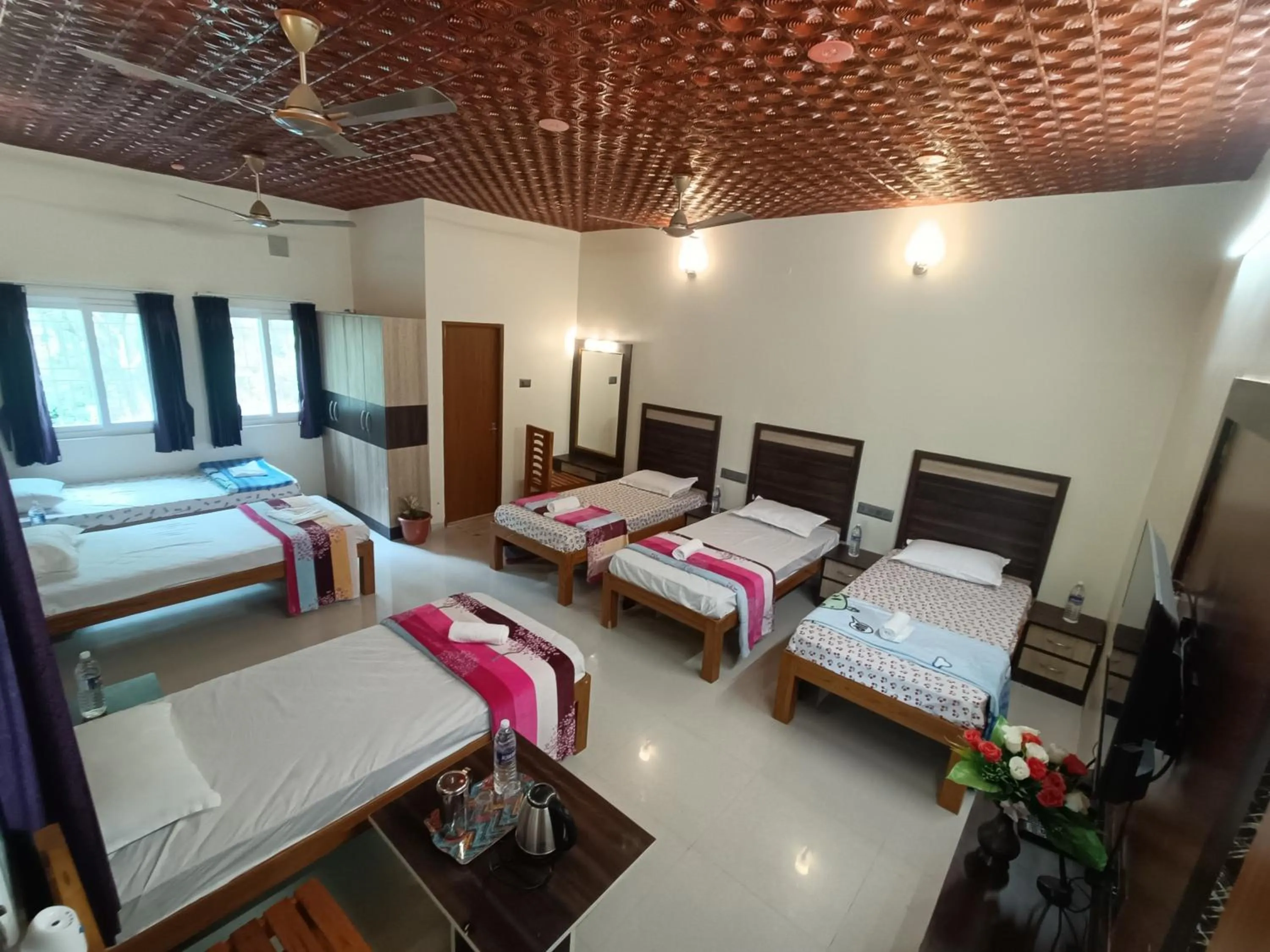 Photo of the whole room, Bed in Bhavan Resorts