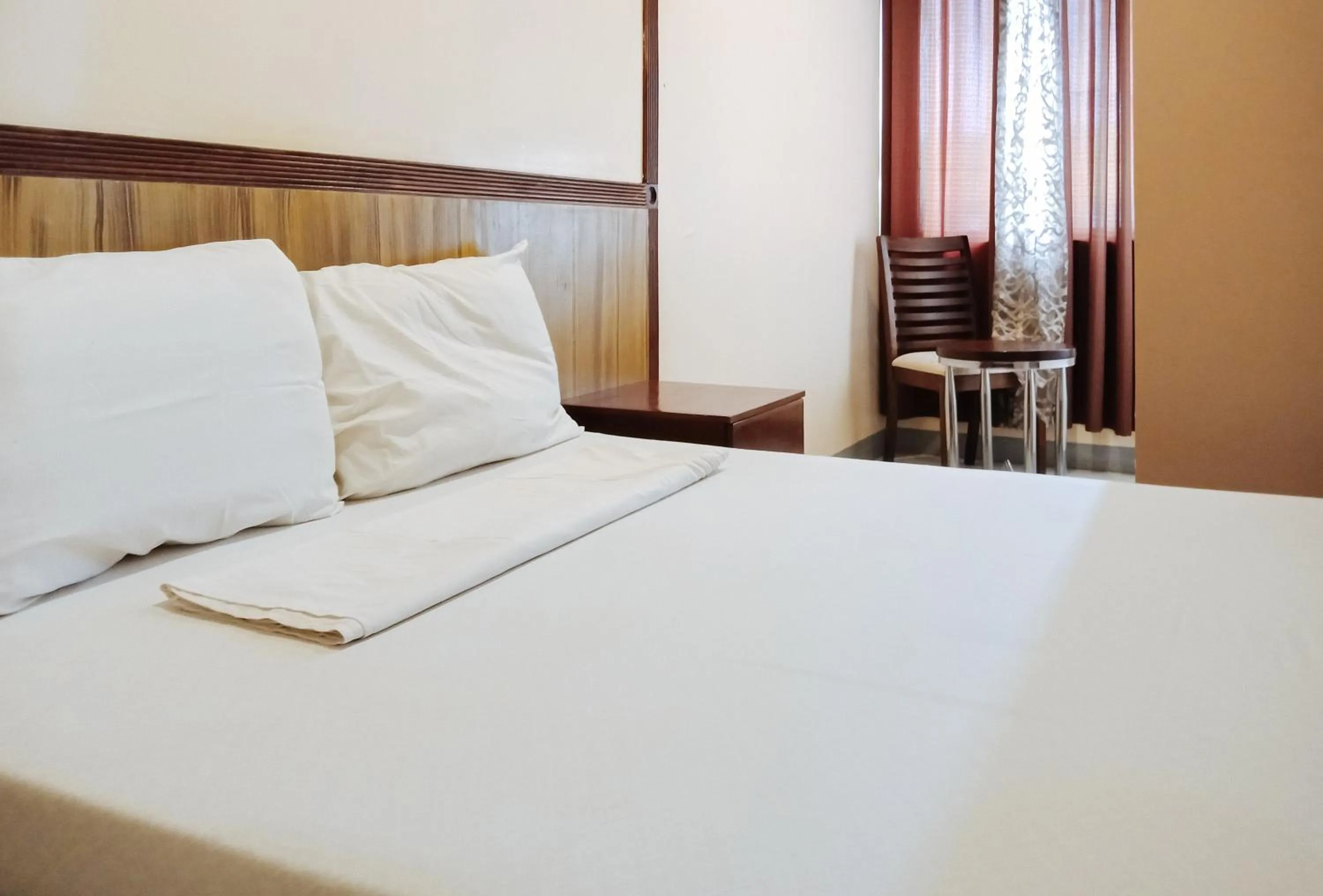 Bedroom, Bed in RedDoorz @ H.F. Golden Travellers Inn