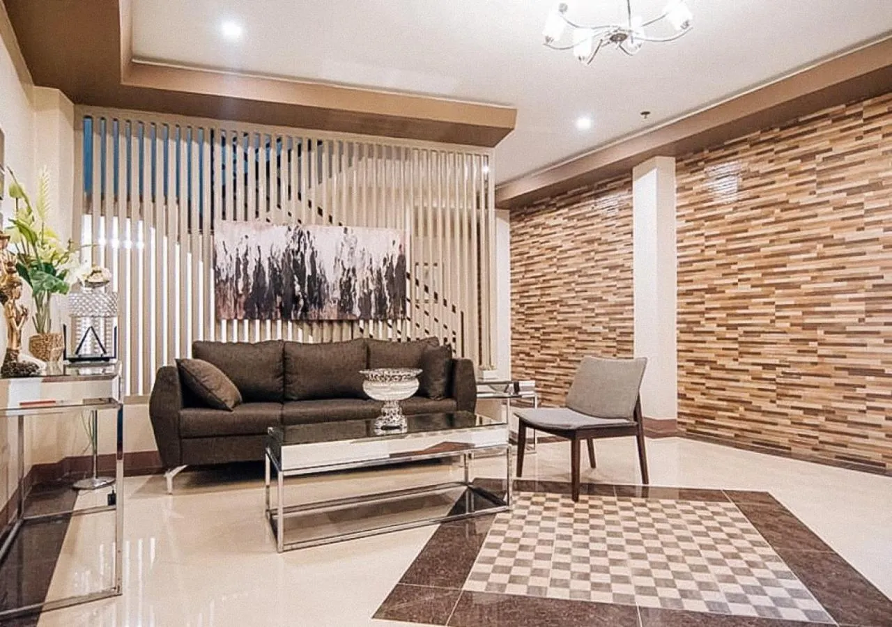 Lobby or reception in RedDoorz @ H.F. Golden Travellers Inn