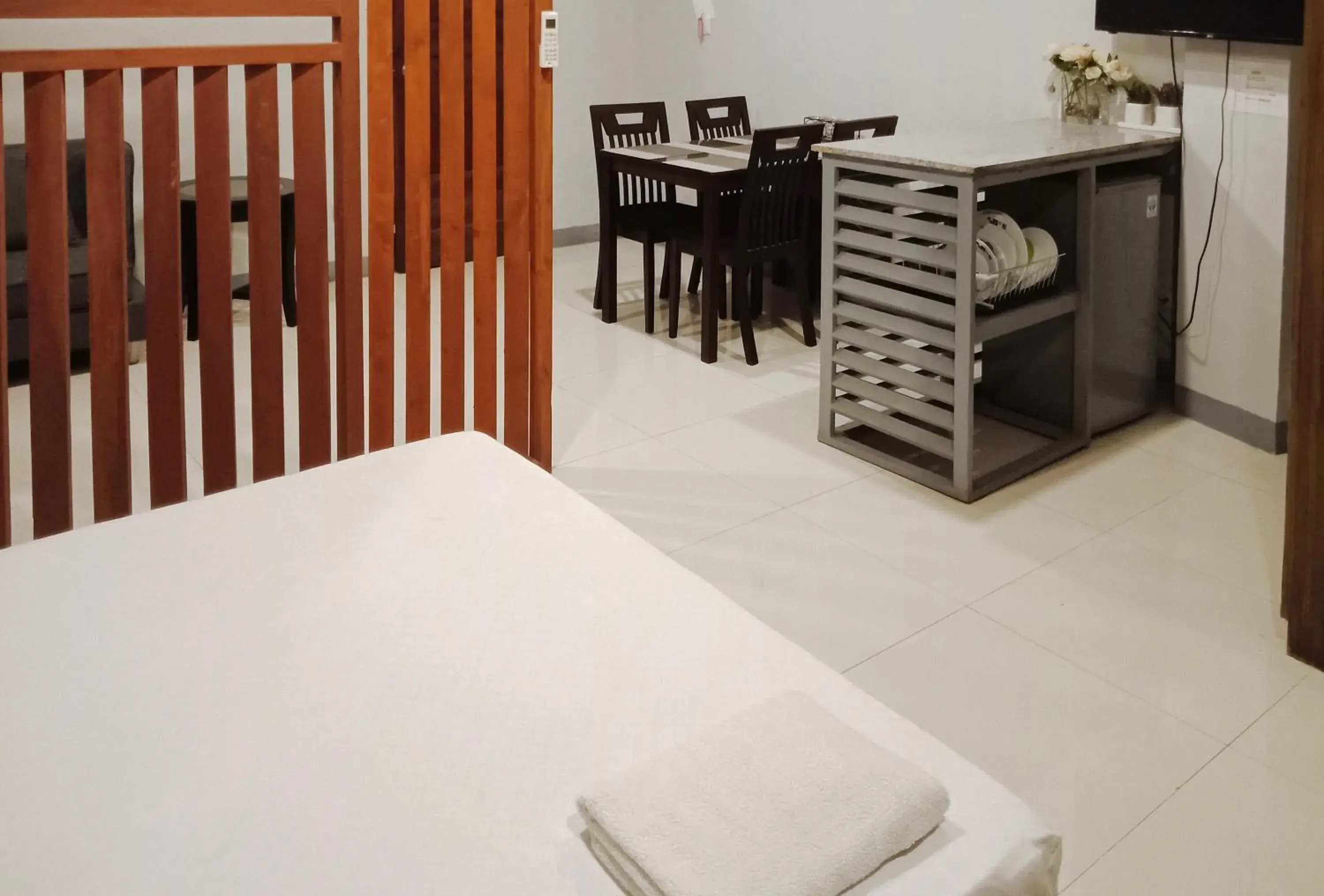 Family Room in RedDoorz @ H.F. Golden Travellers Inn Family Room in RedDoorz @ H.F. Golden Travellers Inn