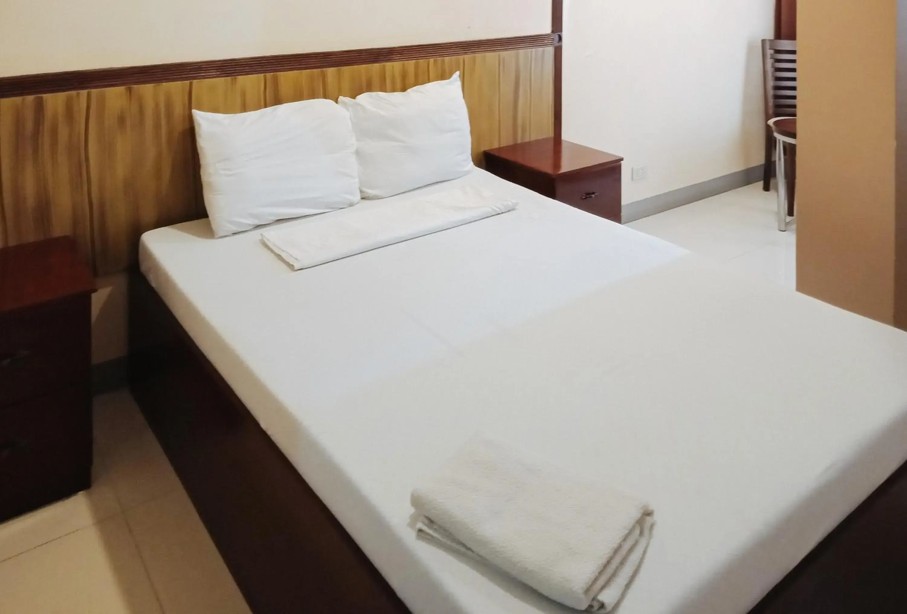 Double Room in RedDoorz @ H.F. Golden Travellers Inn Double Room in RedDoorz @ H.F. Golden Travellers Inn