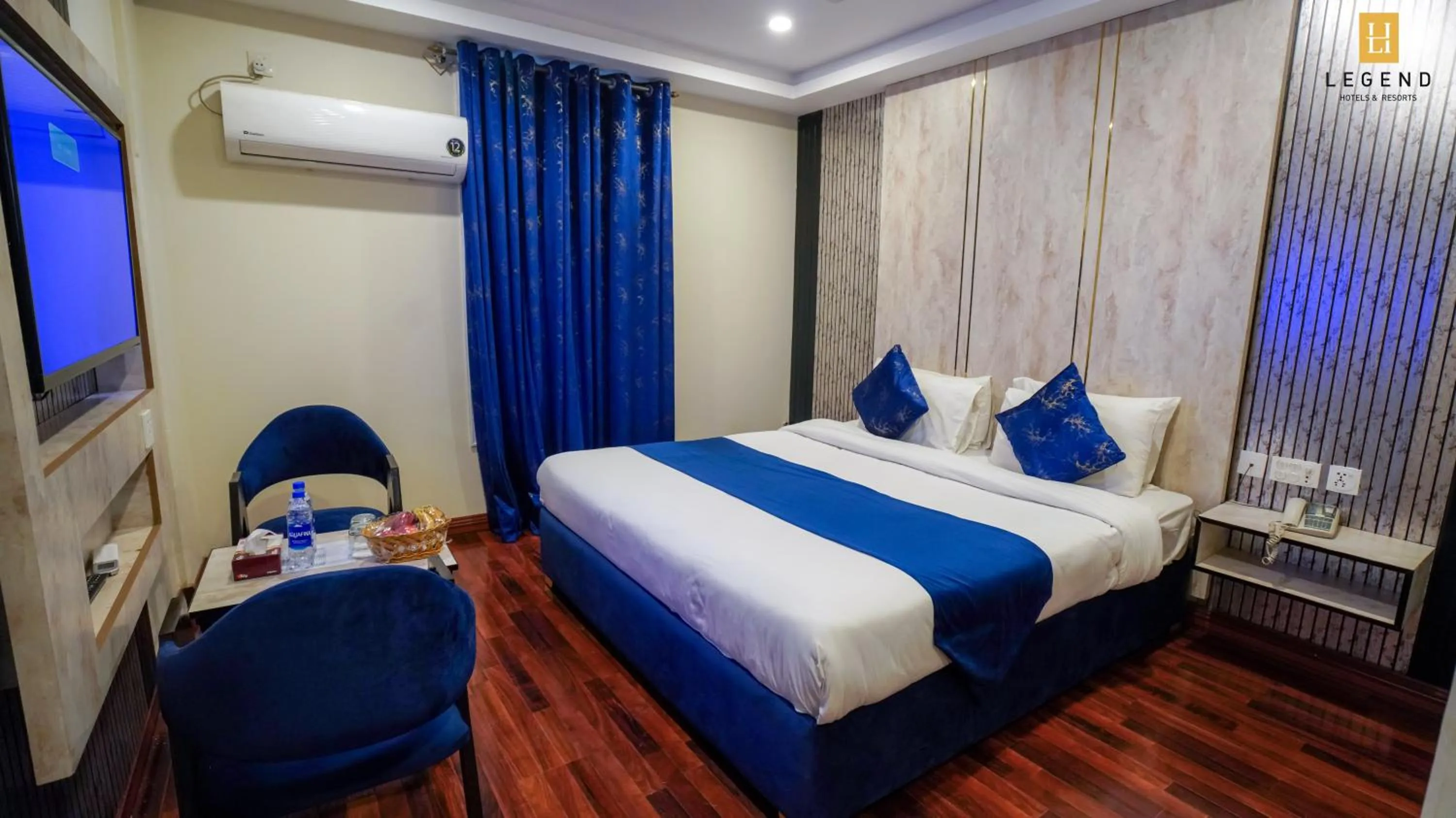 Bed in Legend Hotel Skardu